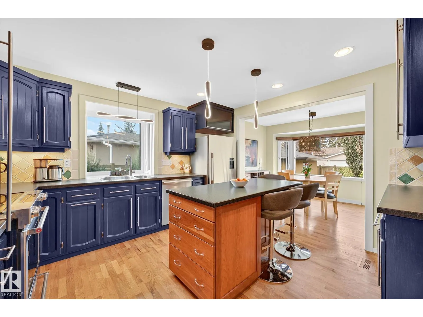 11424 49 AV NW