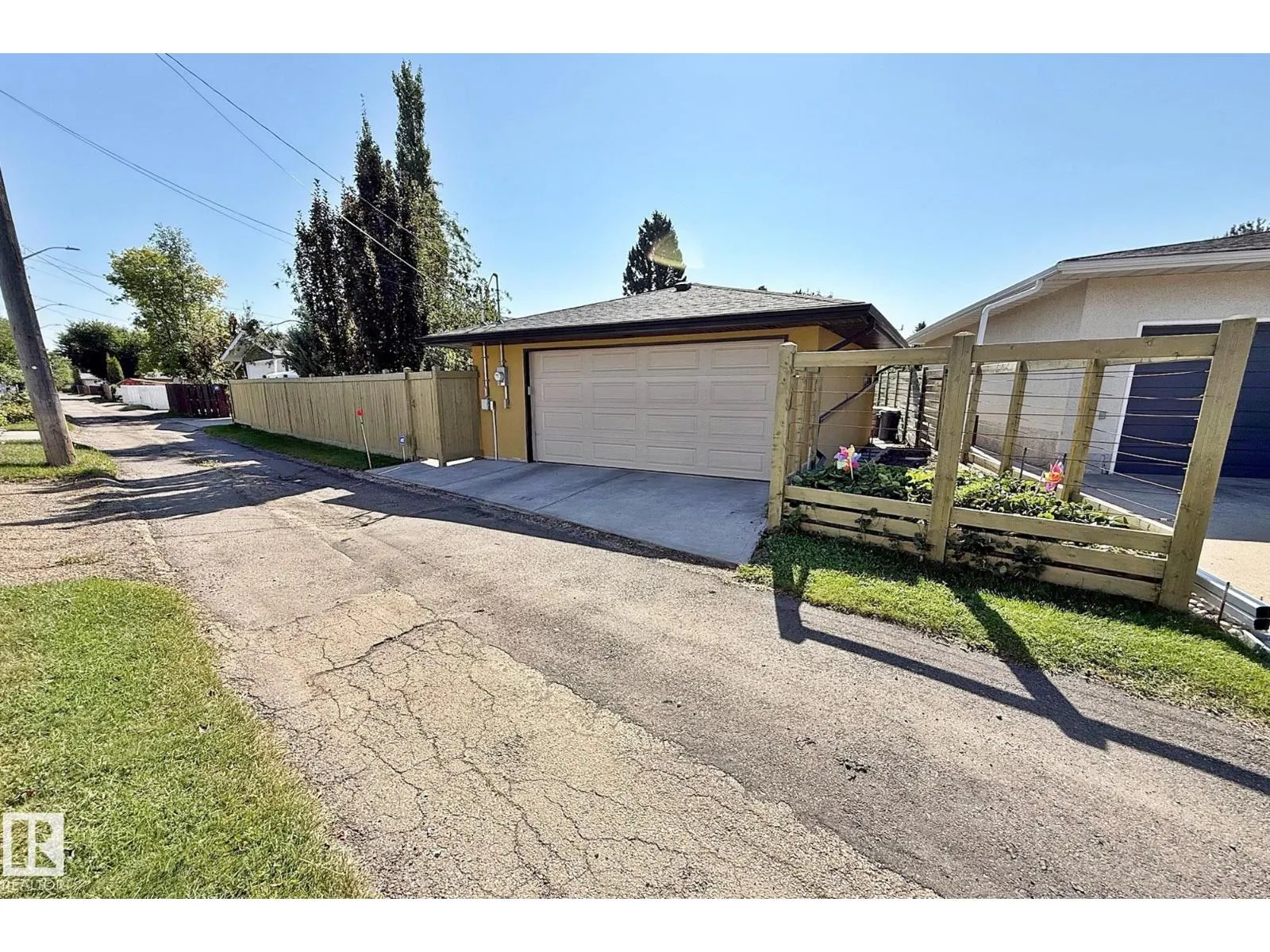 11424 49 AV NW