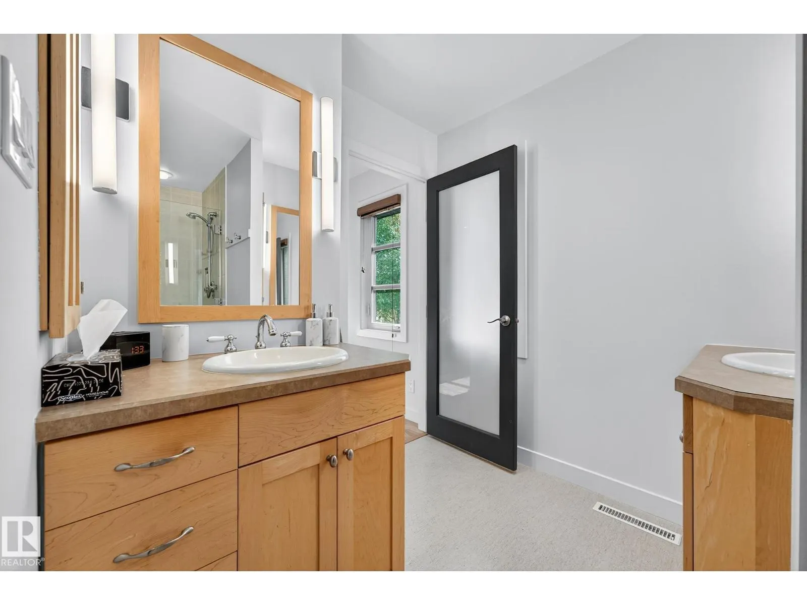 11424 49 AV NW
