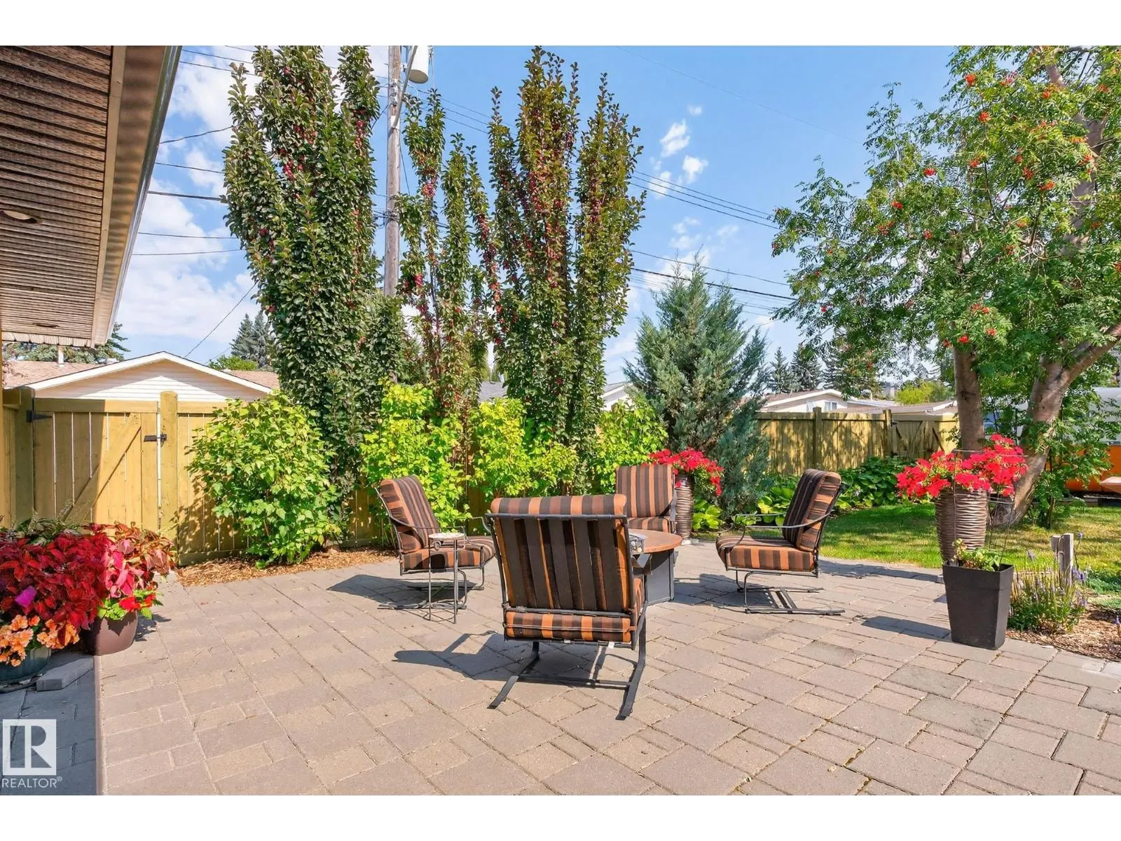 11424 49 AV NW