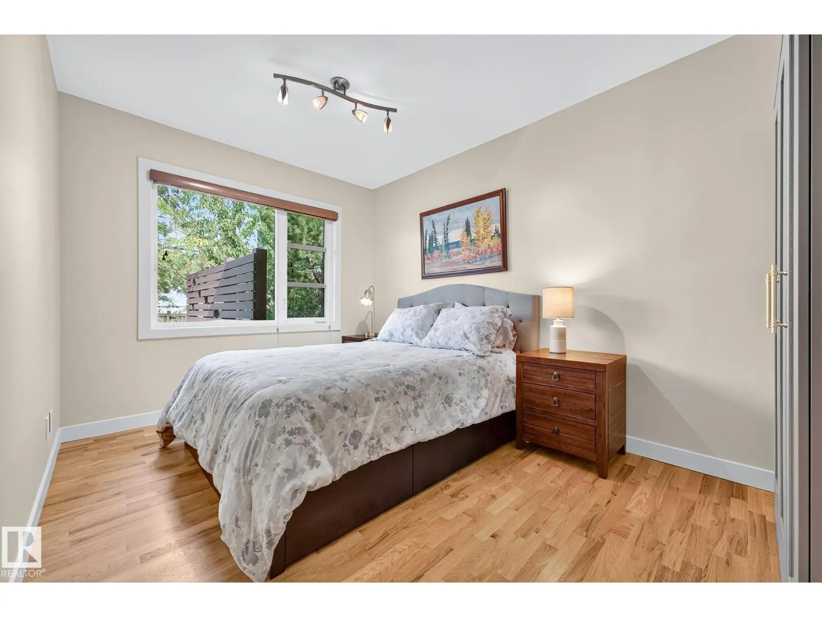 11424 49 AV NW