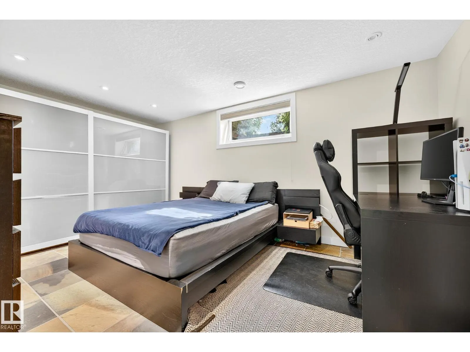 11424 49 AV NW