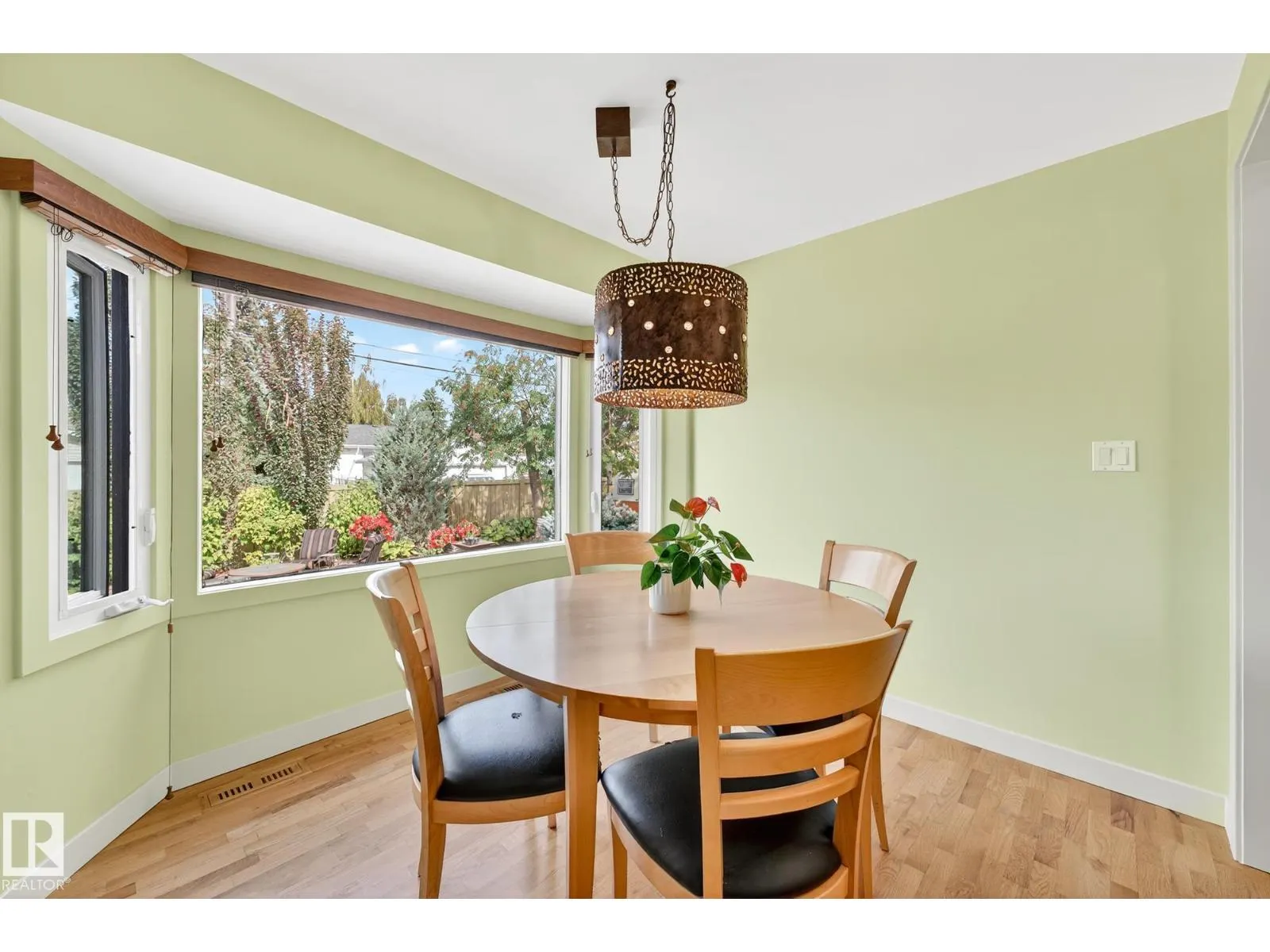 11424 49 AV NW