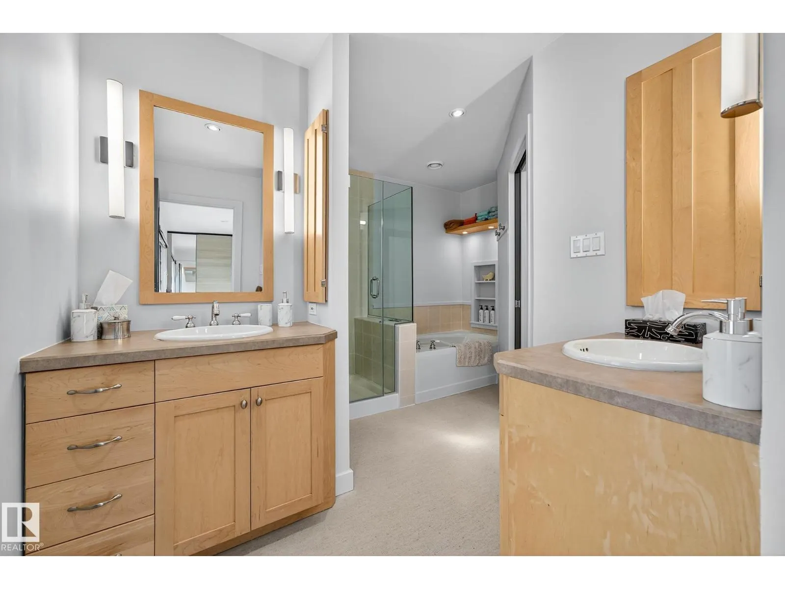 11424 49 AV NW