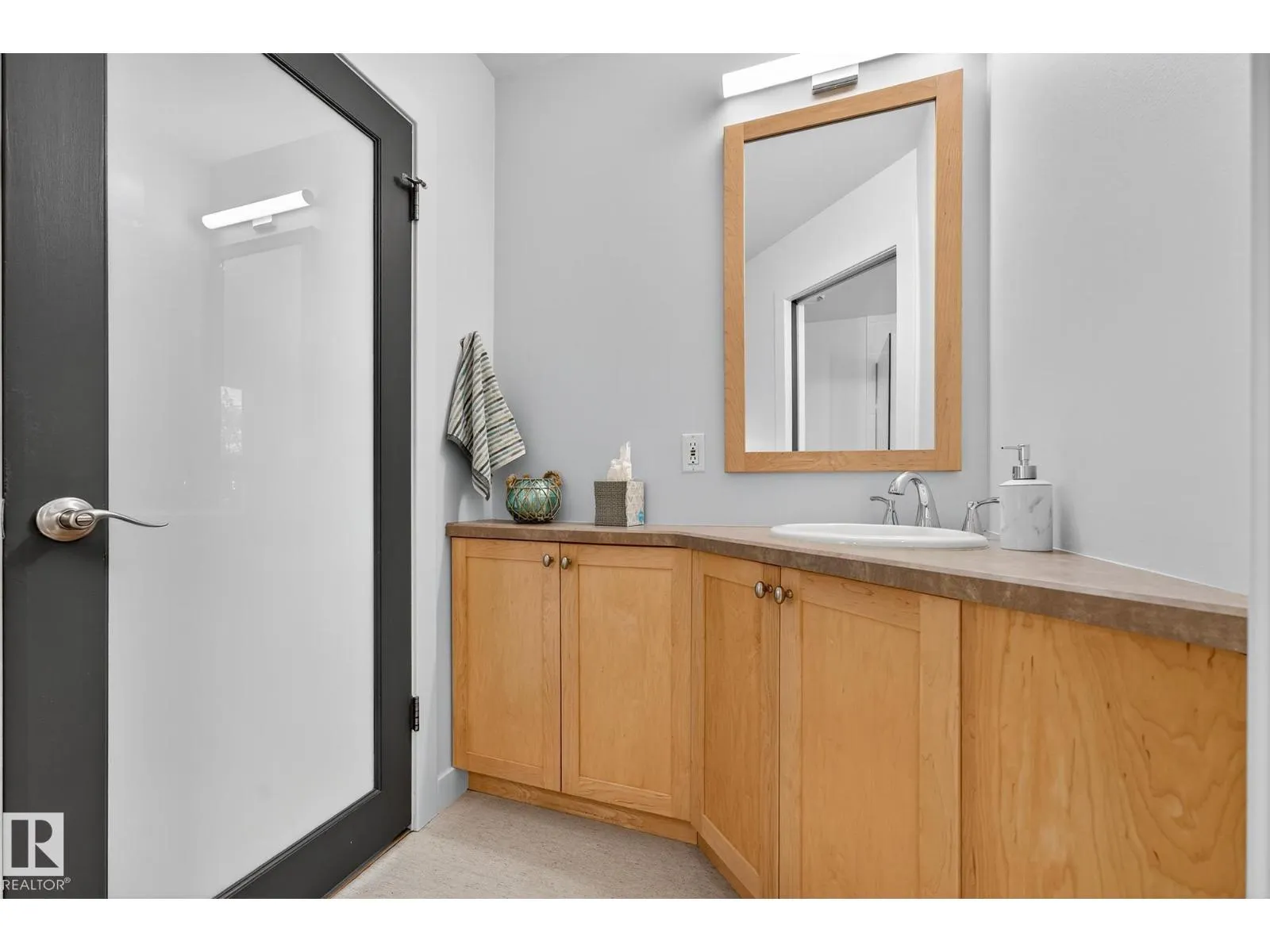 11424 49 AV NW