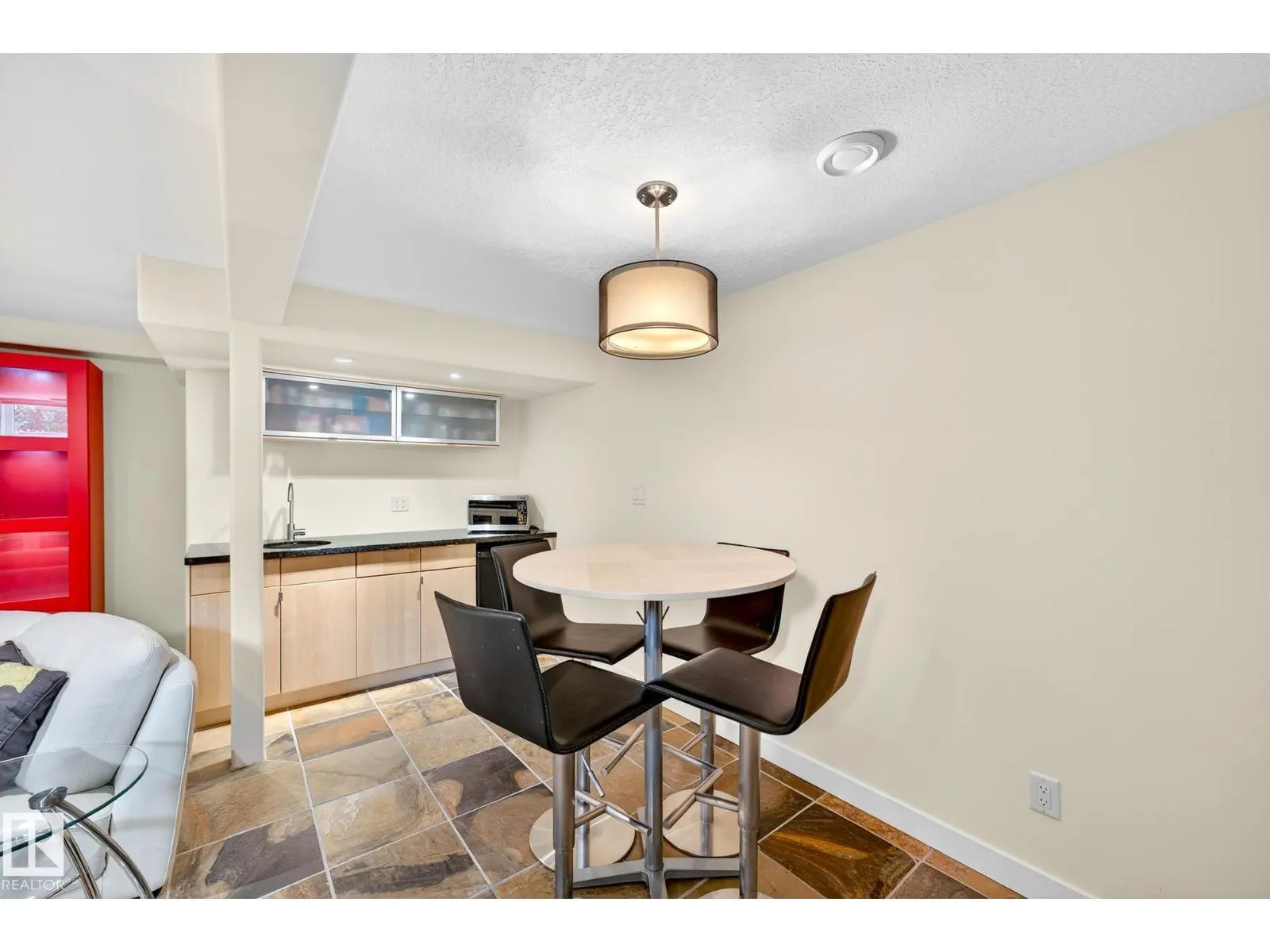 11424 49 AV NW