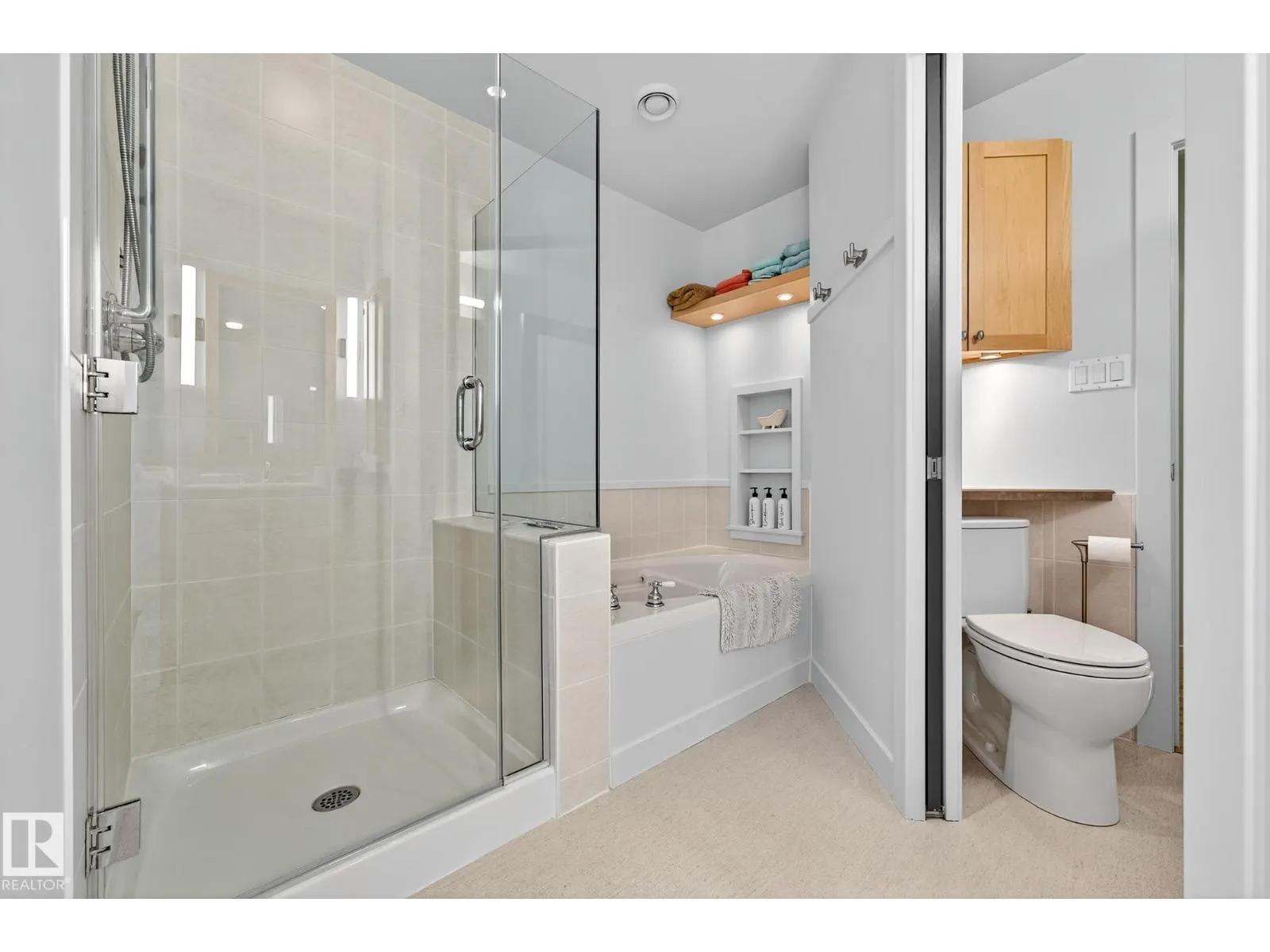 11424 49 AV NW