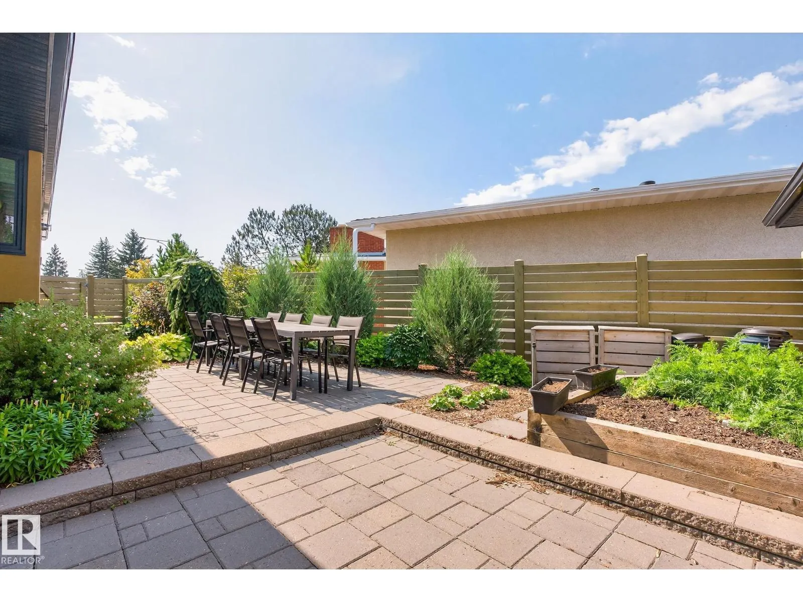 11424 49 AV NW