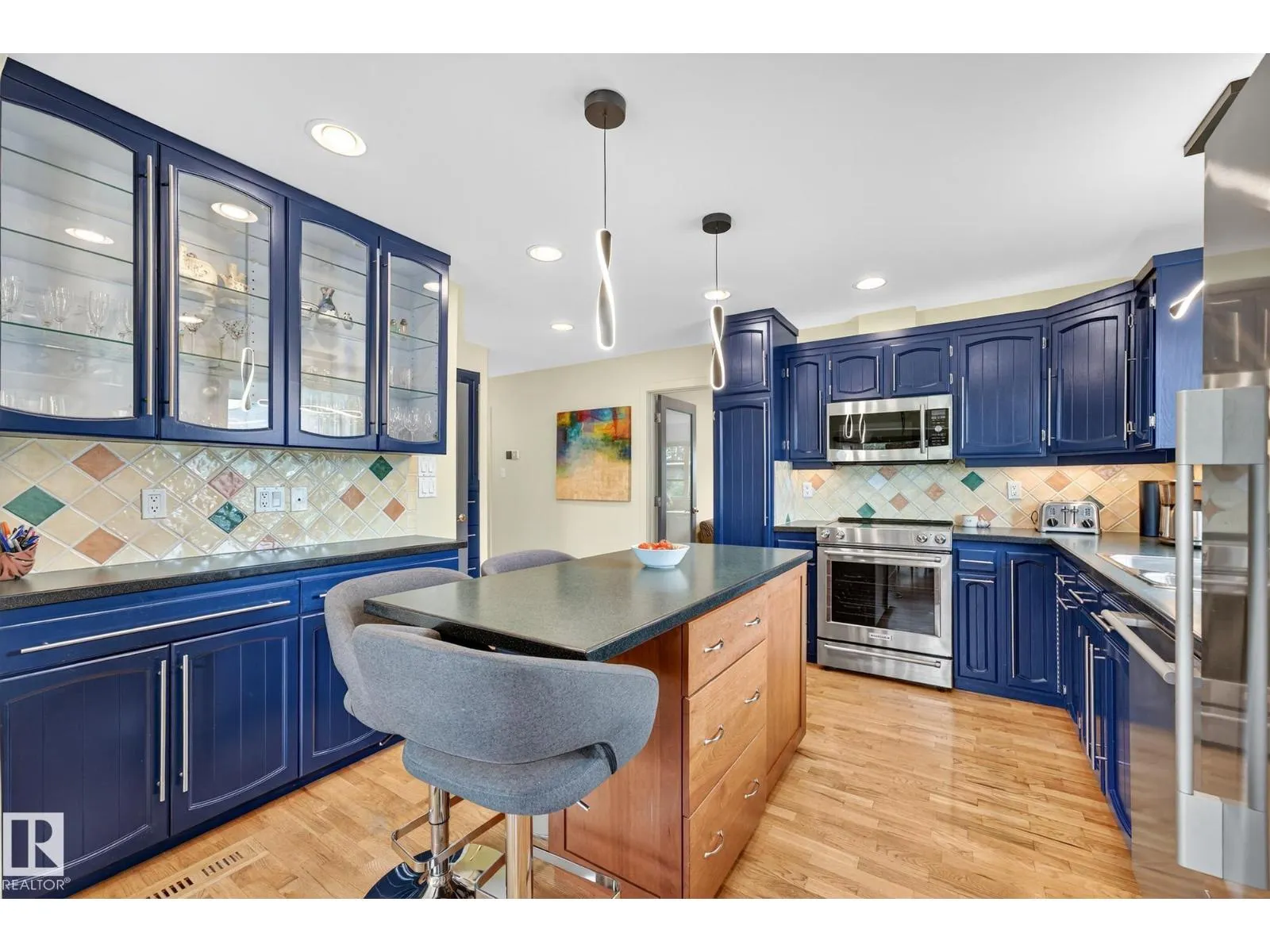 11424 49 AV NW