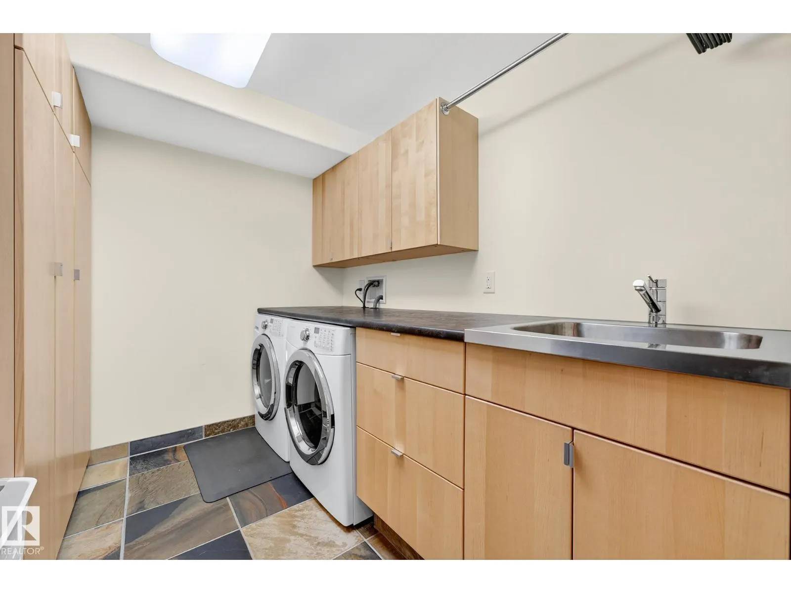 11424 49 AV NW