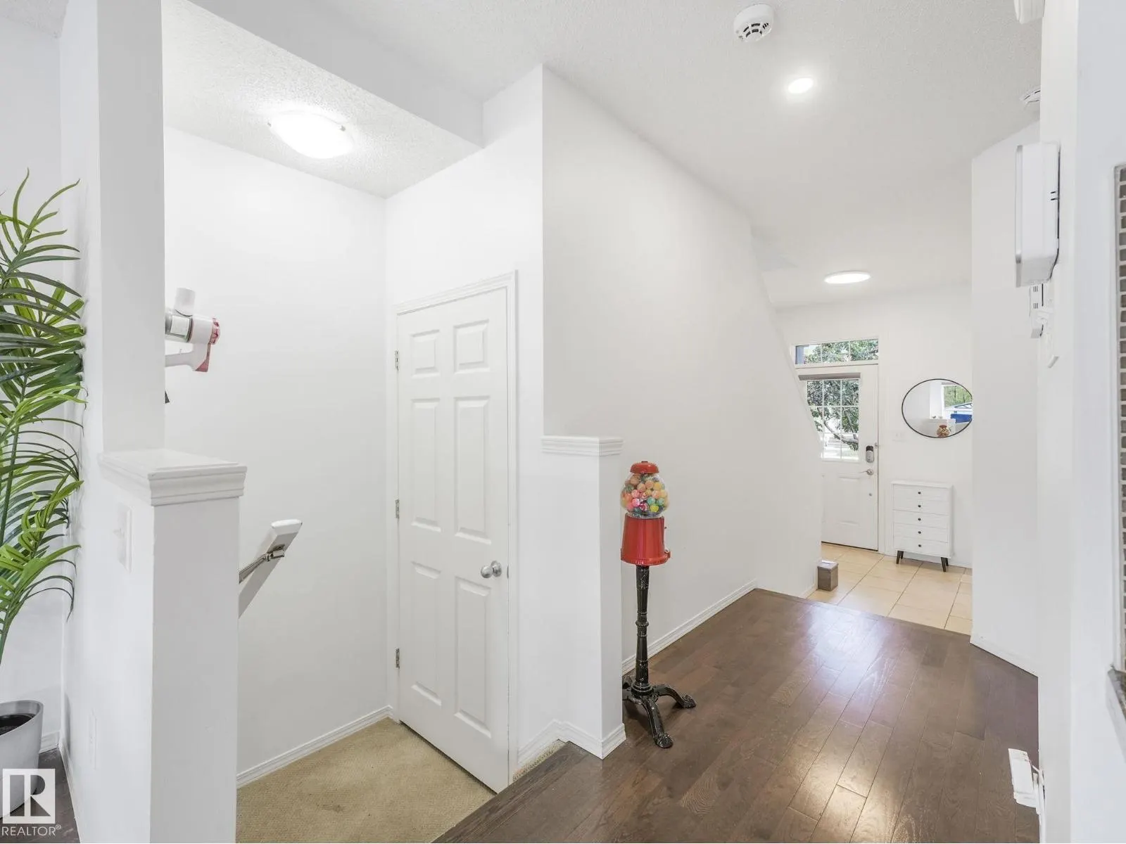 6030 214 ST NW