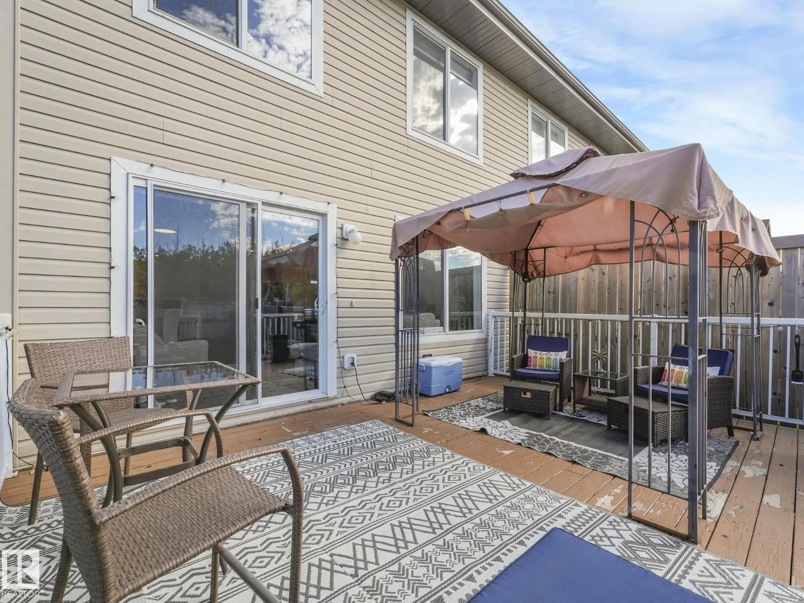 6030 214 ST NW