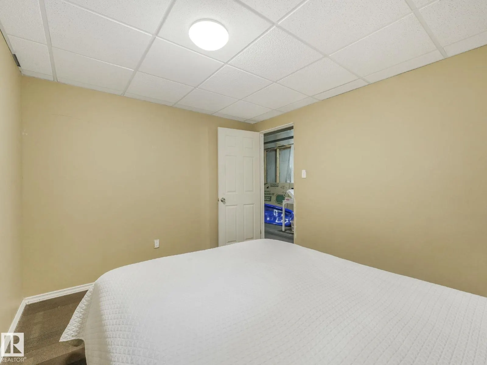 6030 214 ST NW