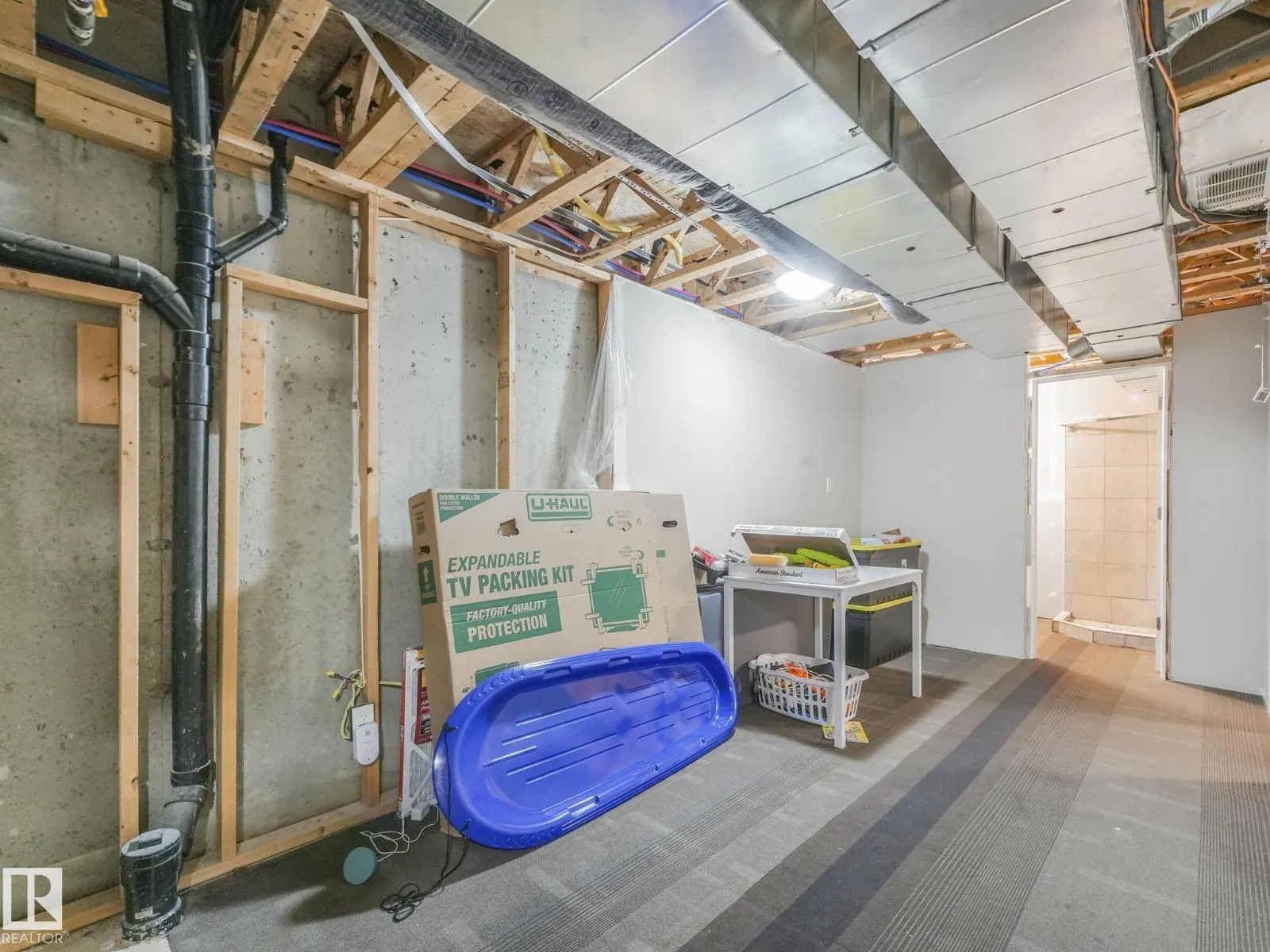 6030 214 ST NW
