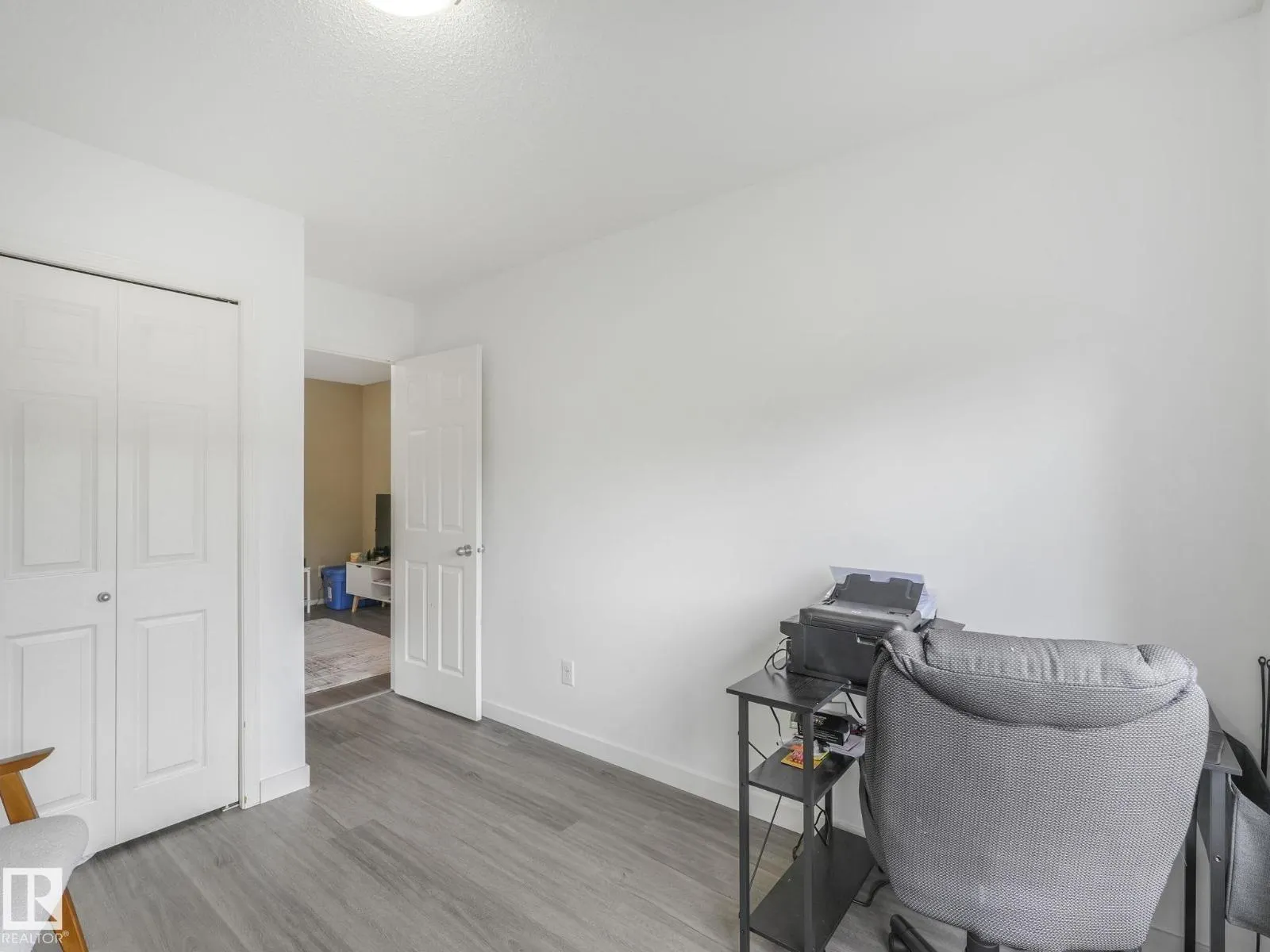 6030 214 ST NW