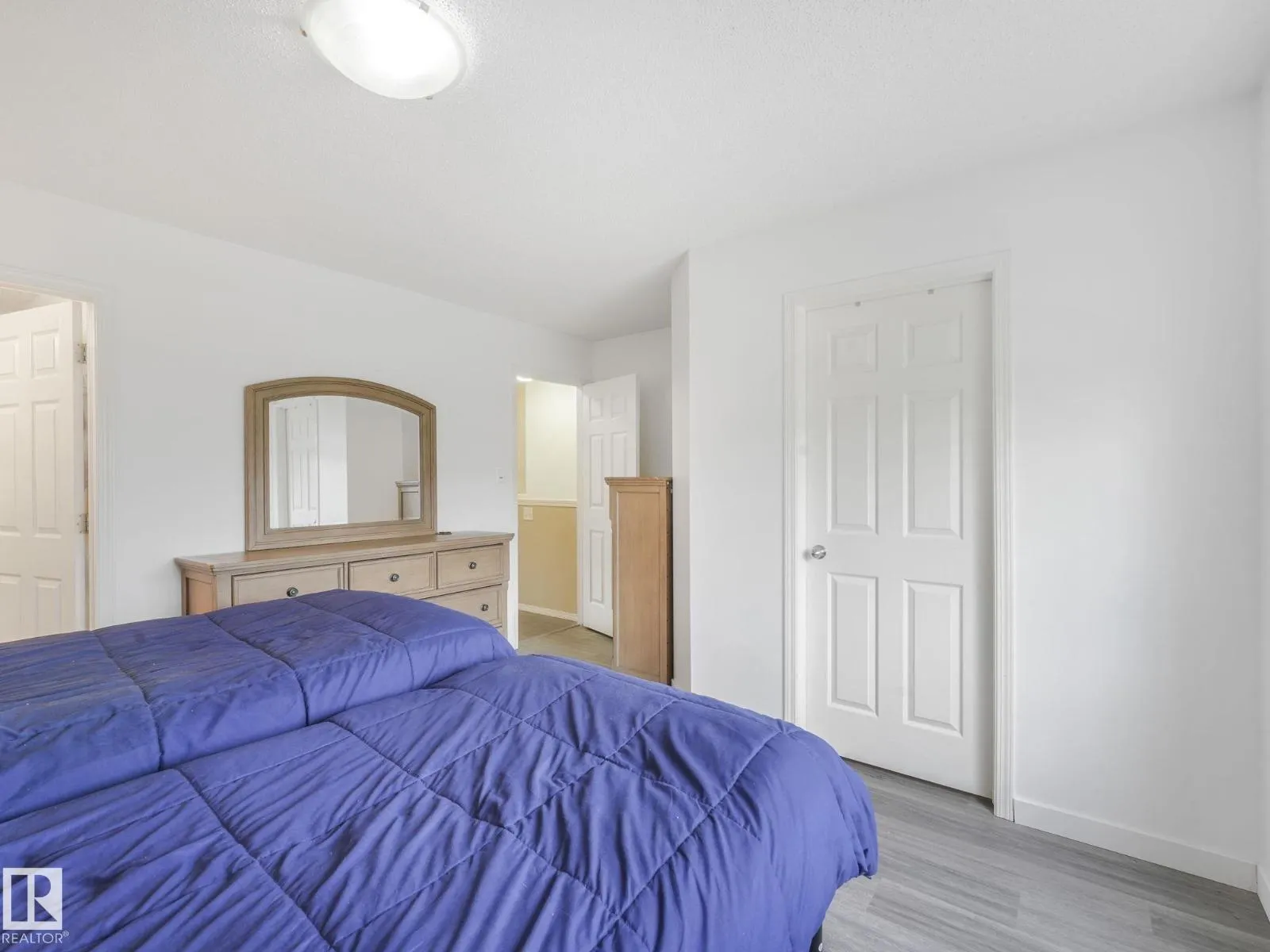6030 214 ST NW