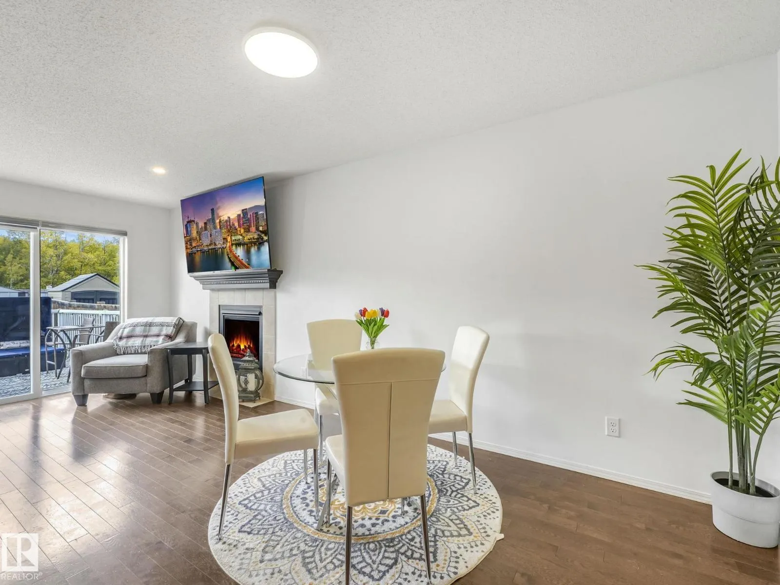 6030 214 ST NW