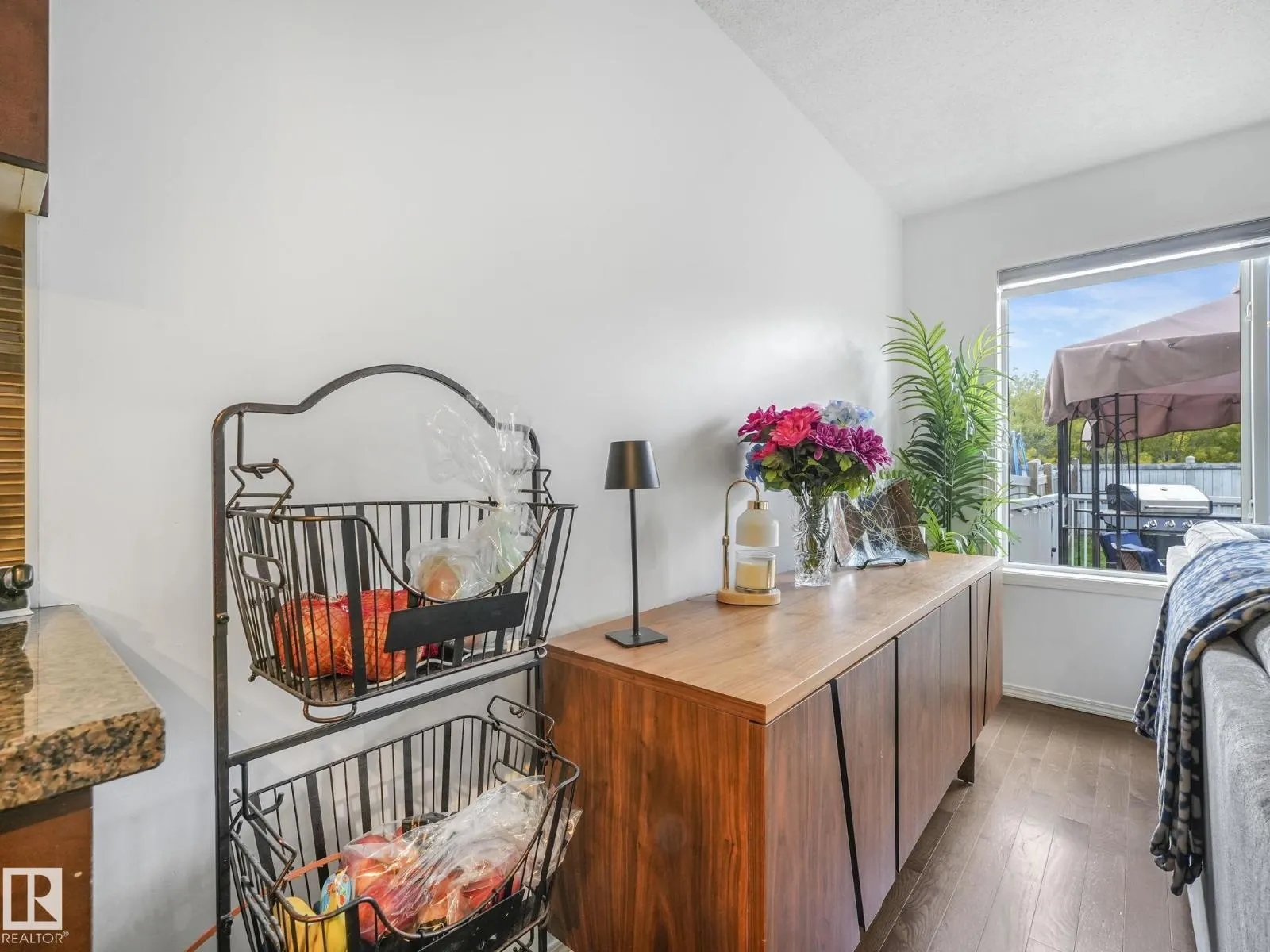 6030 214 ST NW