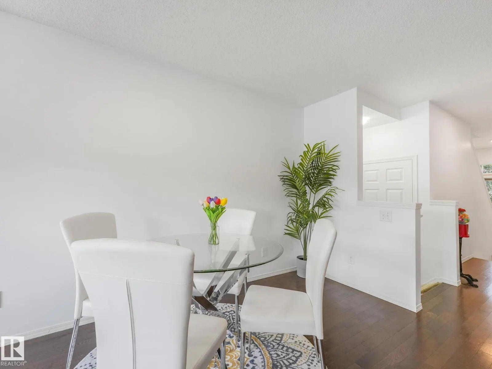 6030 214 ST NW