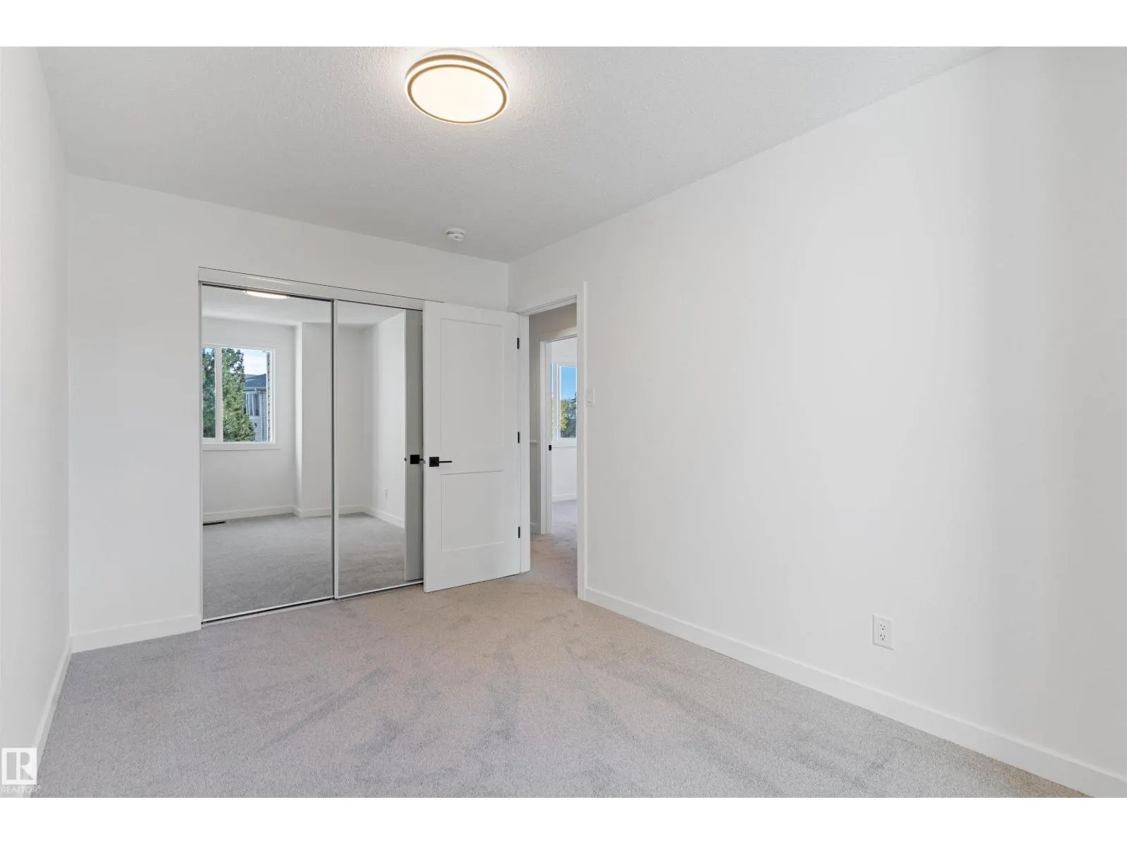 70 AMBERLY CT NW