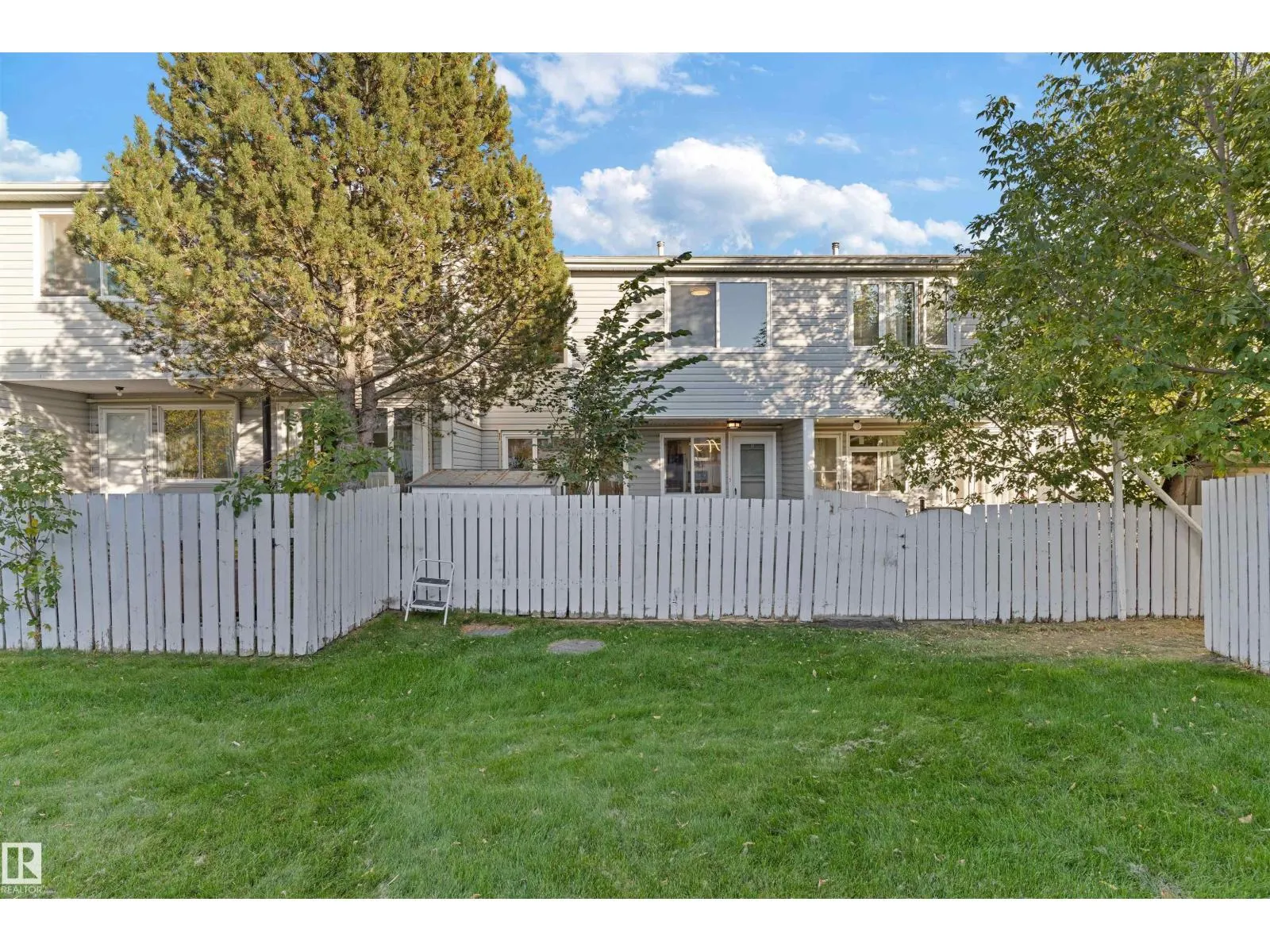 70 AMBERLY CT NW