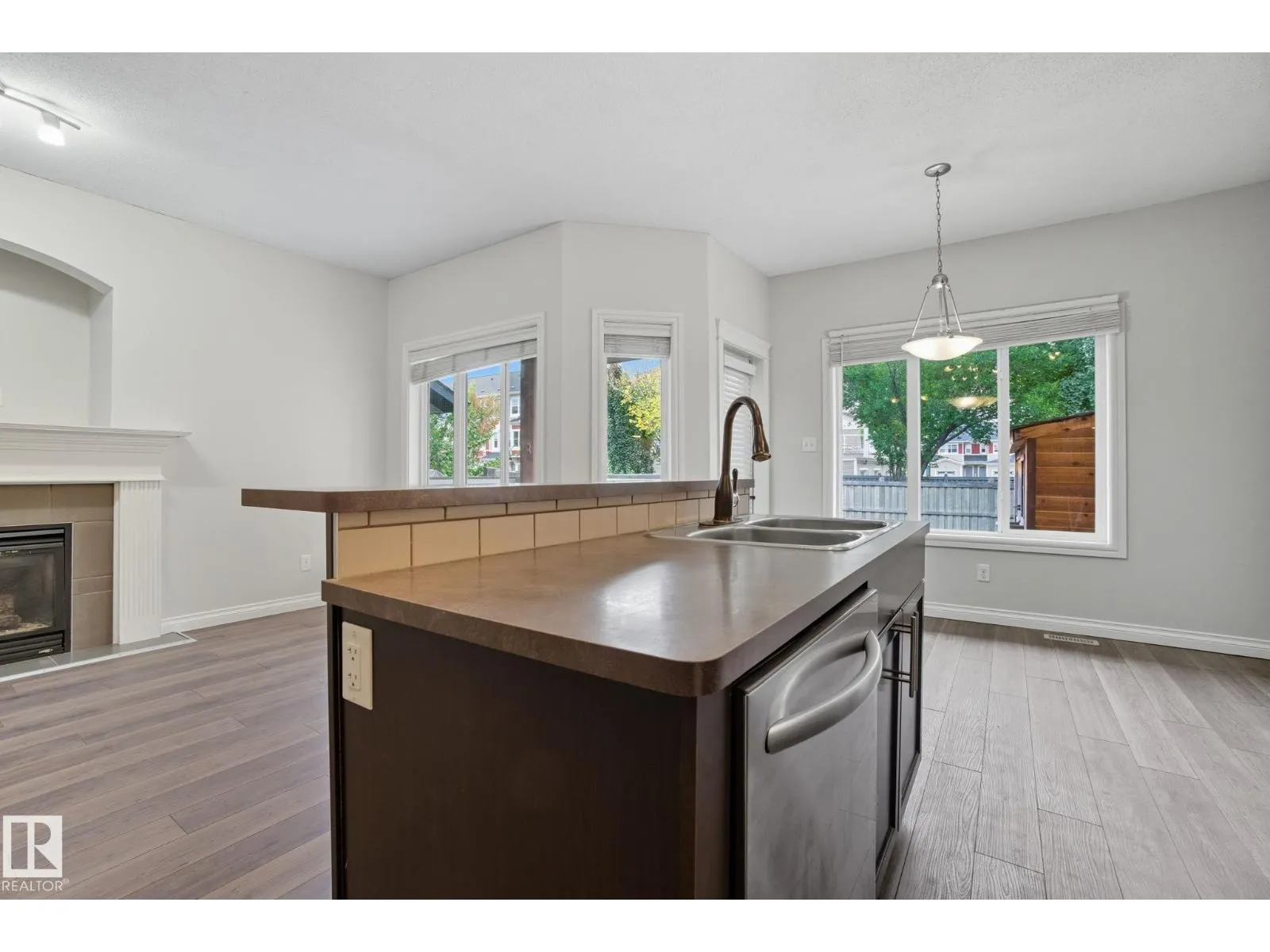 2209 AUSTIN WY SW