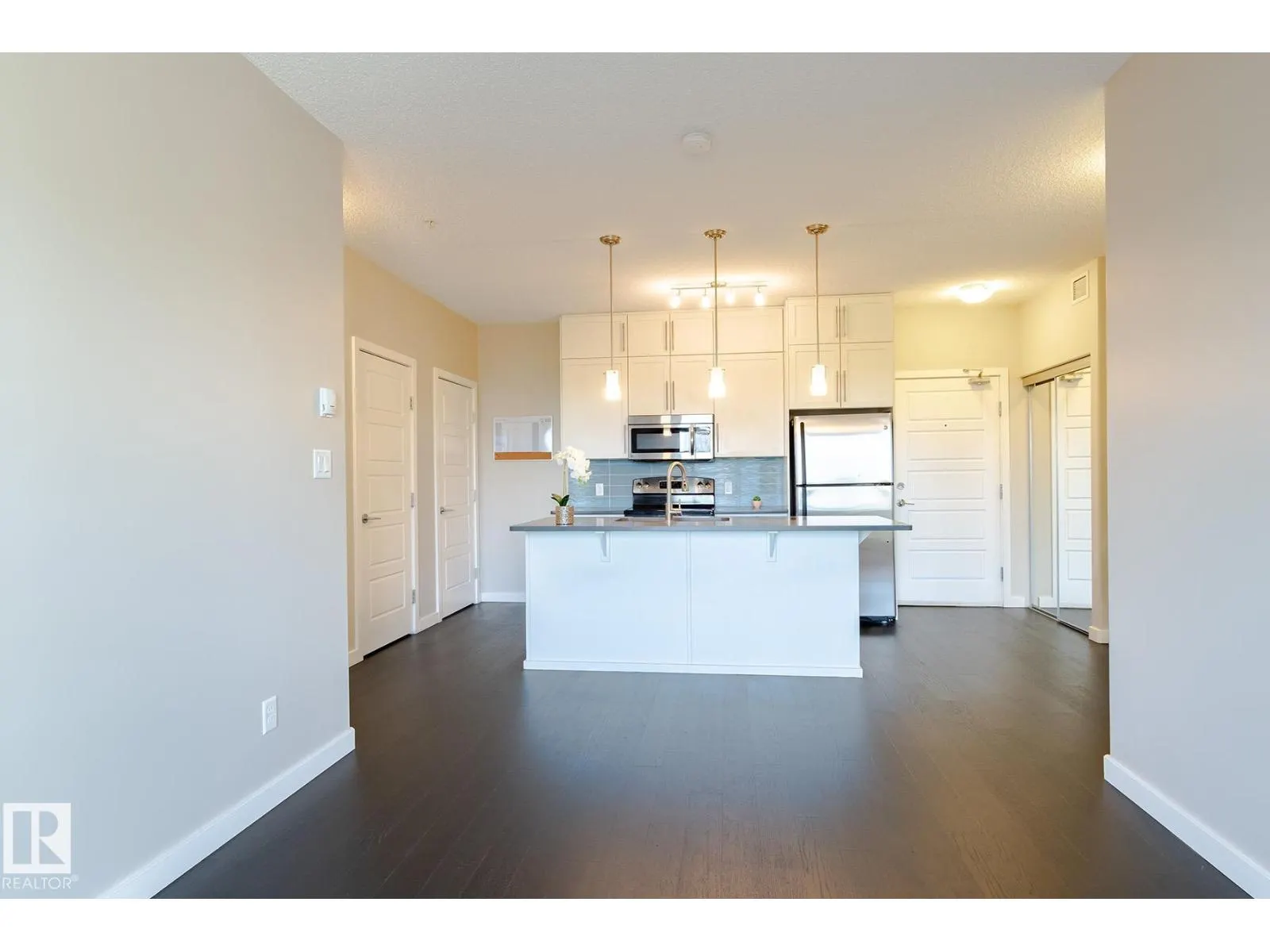 #406 1144 ADAMSON DR SW