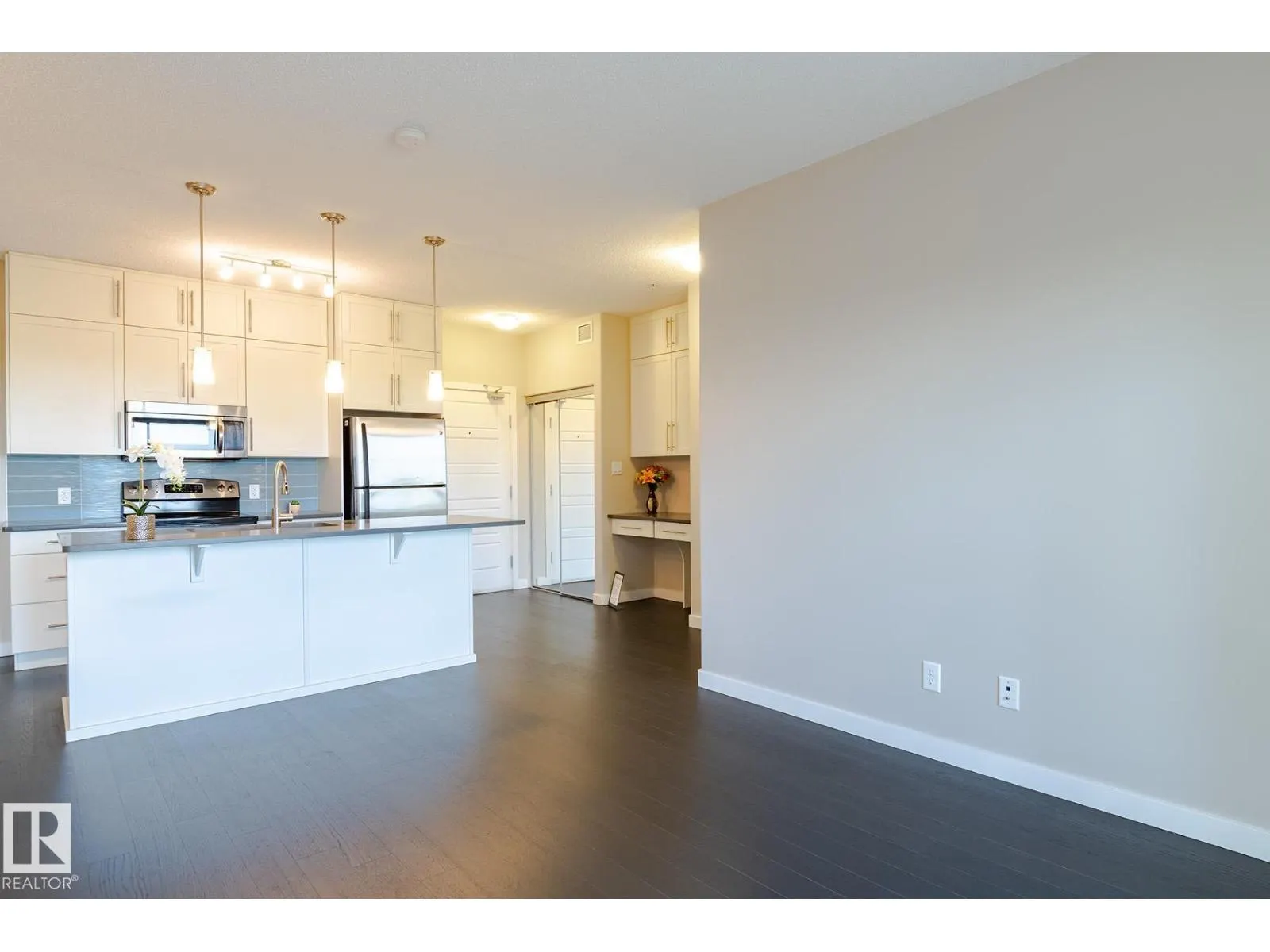 #406 1144 ADAMSON DR SW