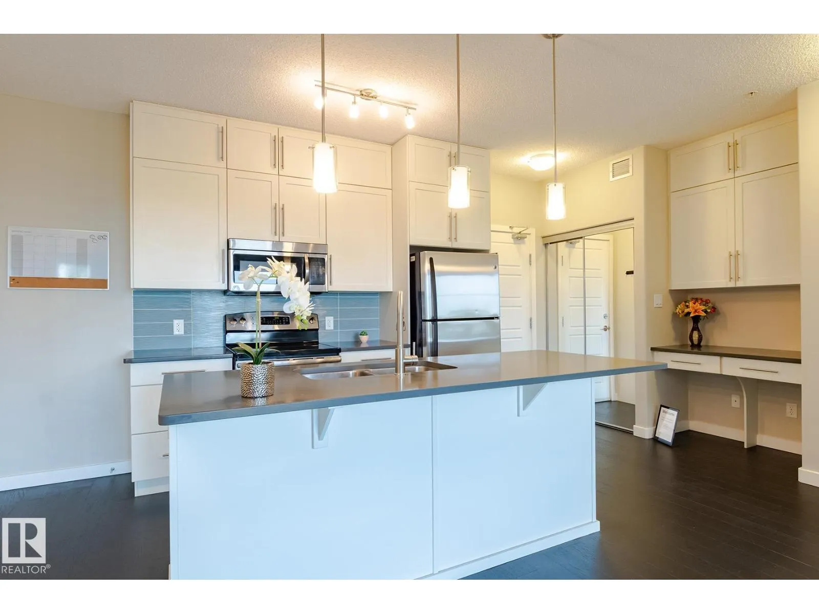 #406 1144 ADAMSON DR SW