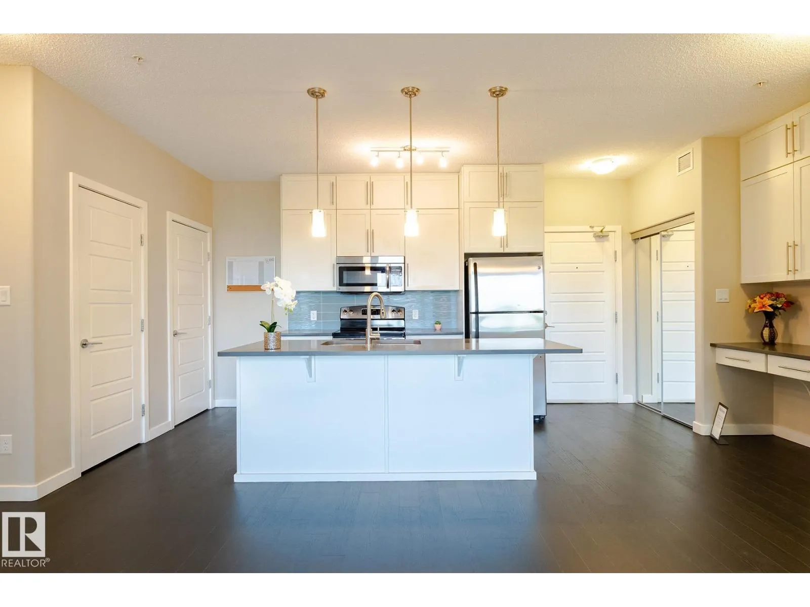 #406 1144 ADAMSON DR SW