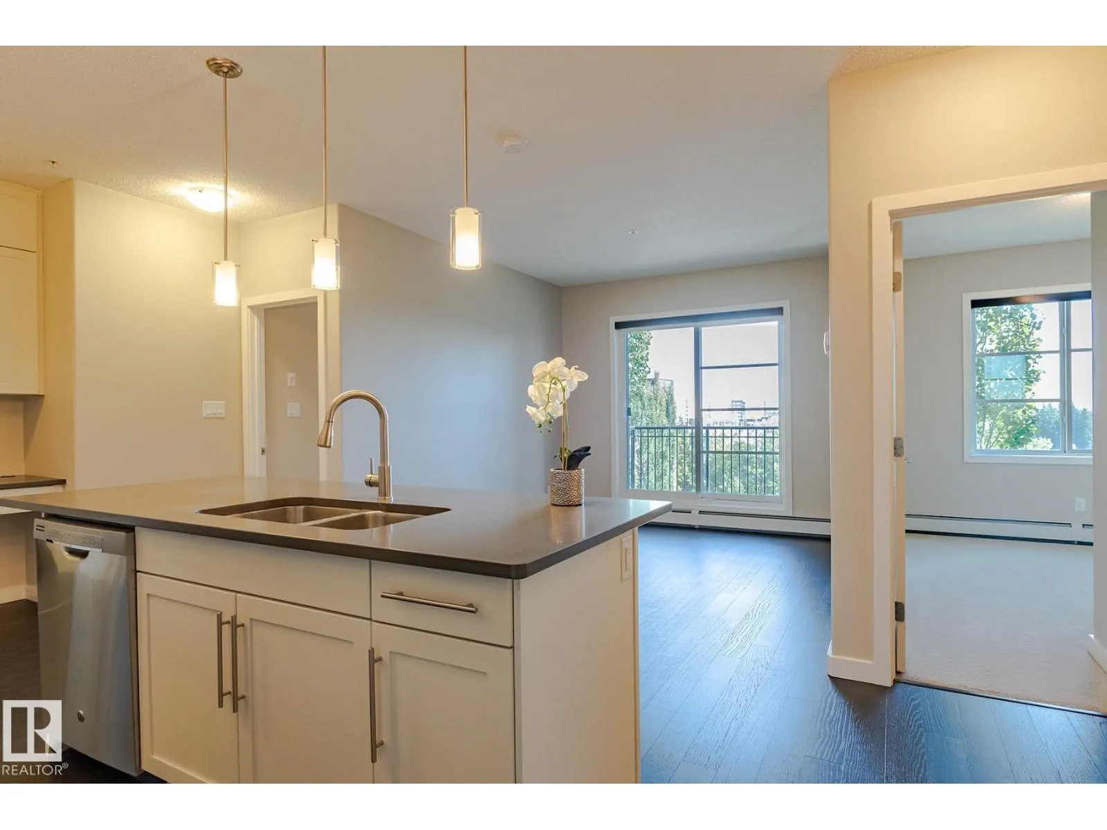 #406 1144 ADAMSON DR SW