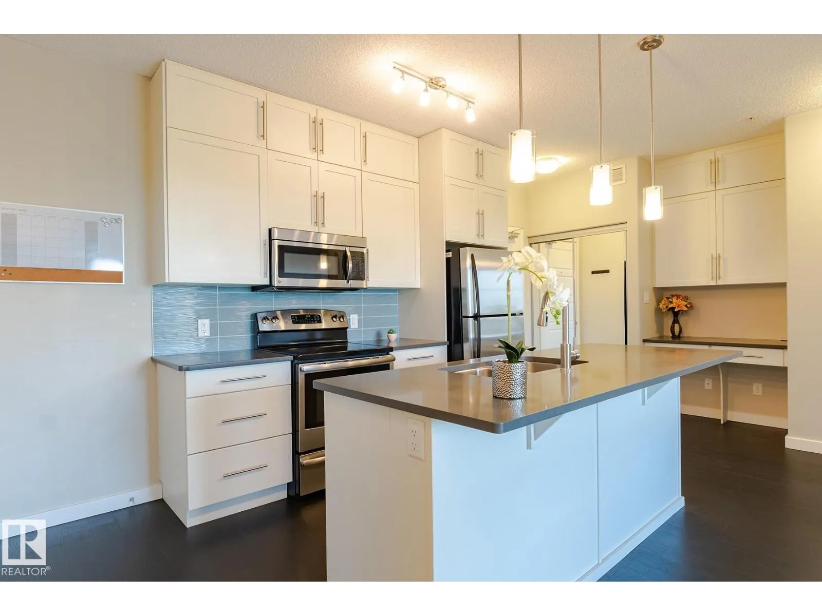 #406 1144 ADAMSON DR SW
