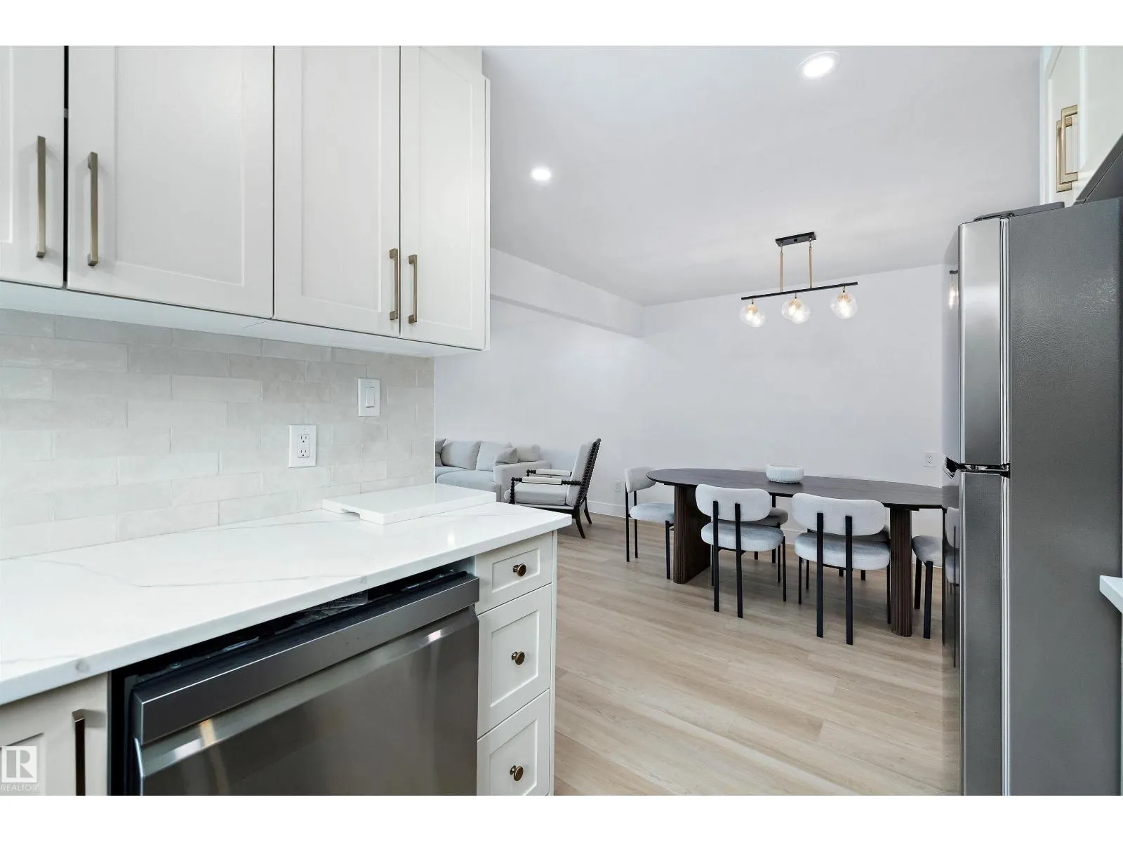10229/10231 159 ST NW