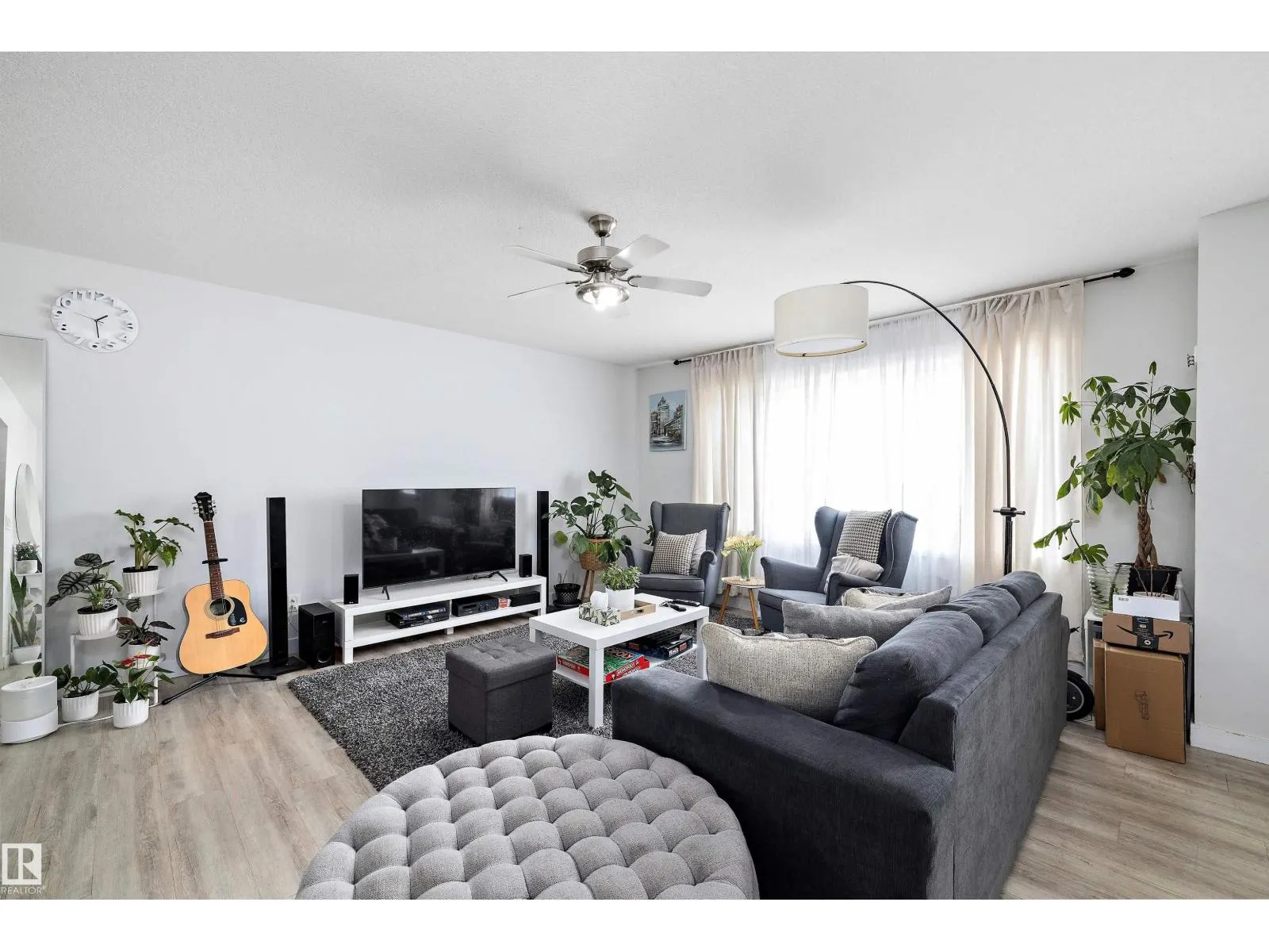 10229/10231 159 ST NW