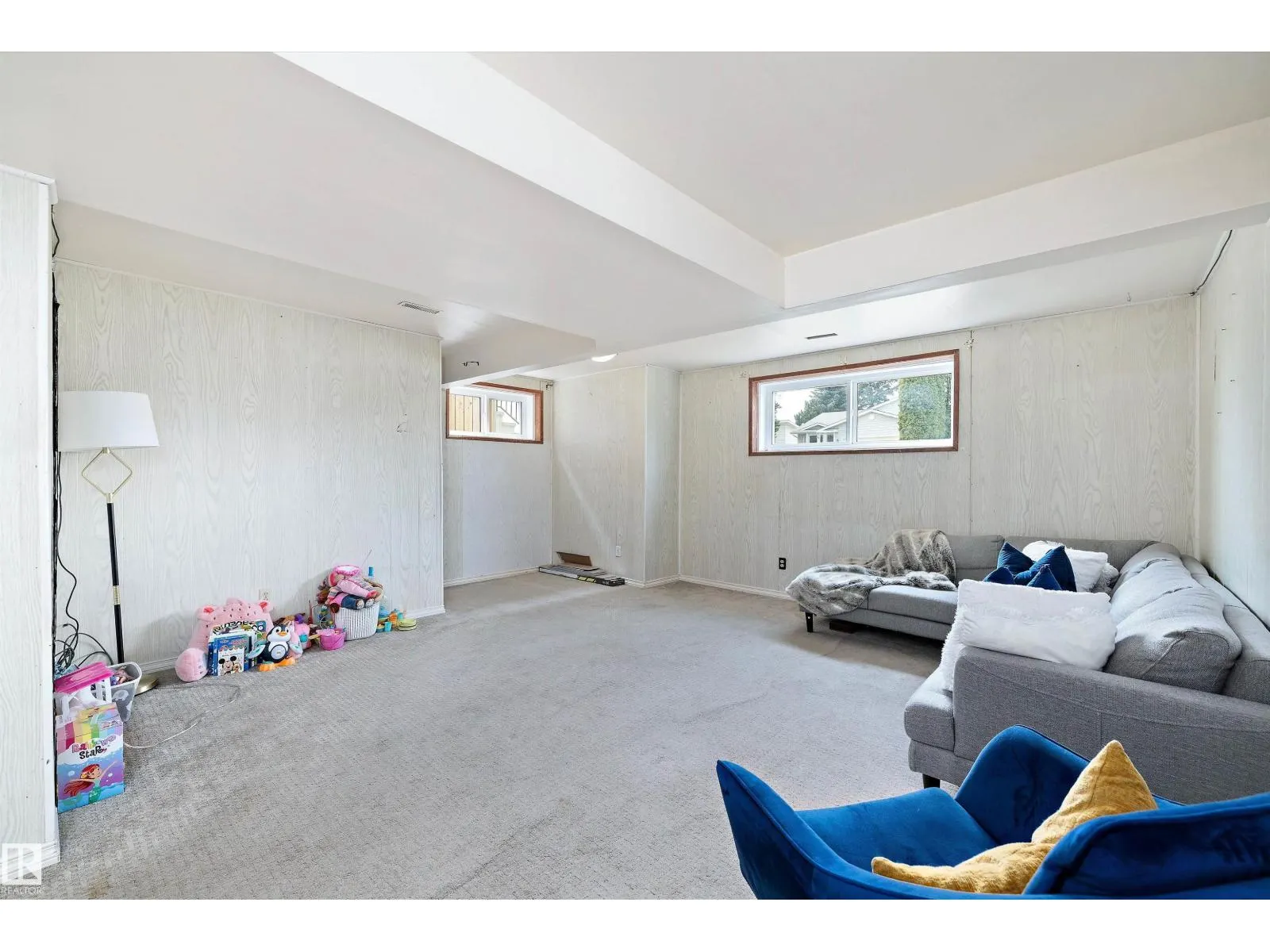 10229/10231 159 ST NW