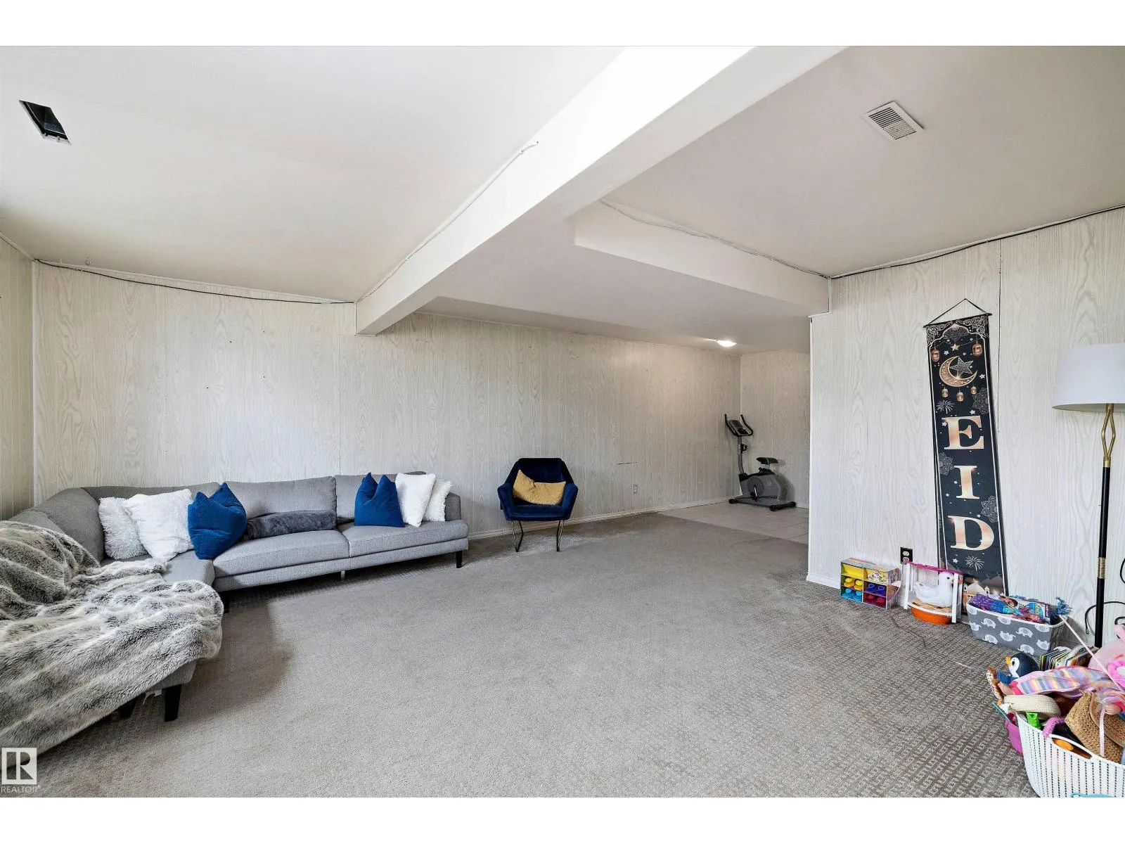 10229/10231 159 ST NW