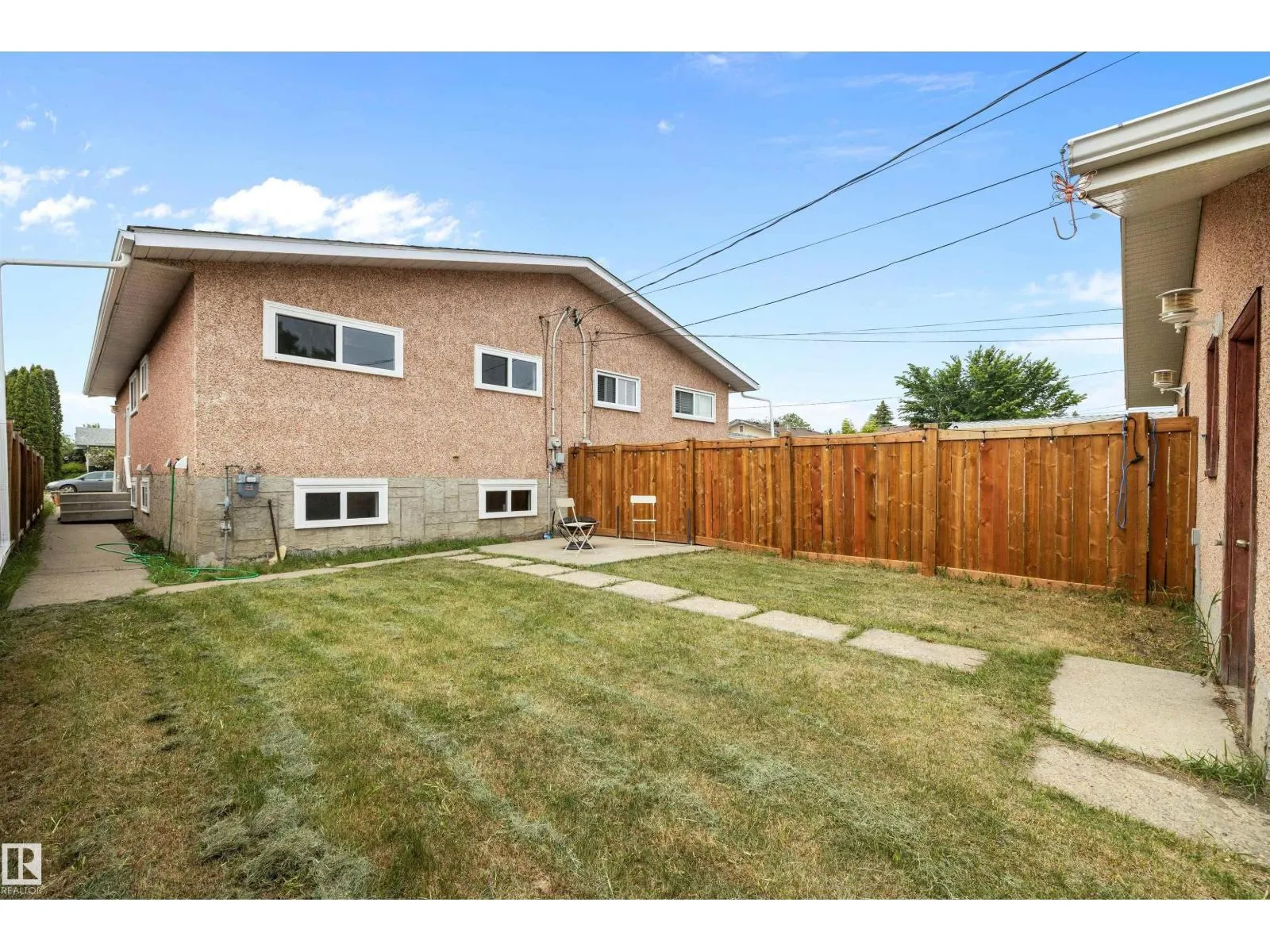 10229/10231 159 ST NW