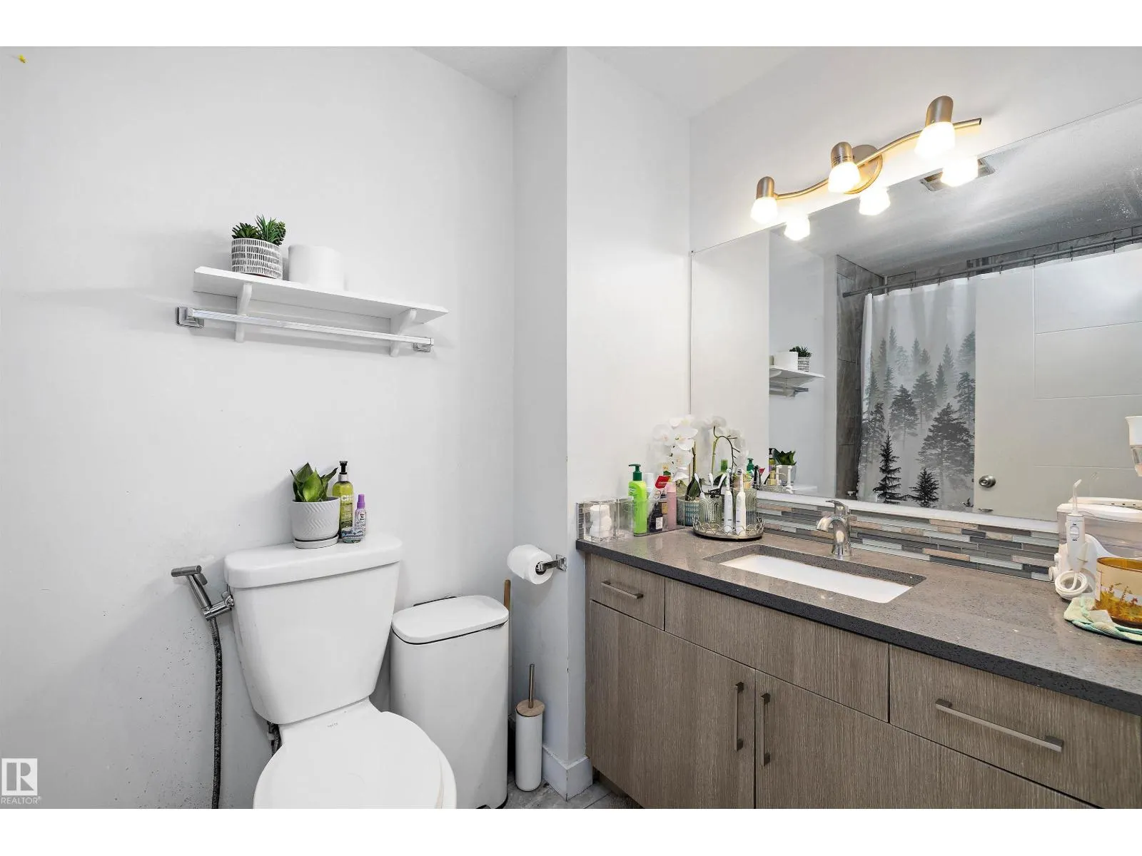 10229/10231 159 ST NW