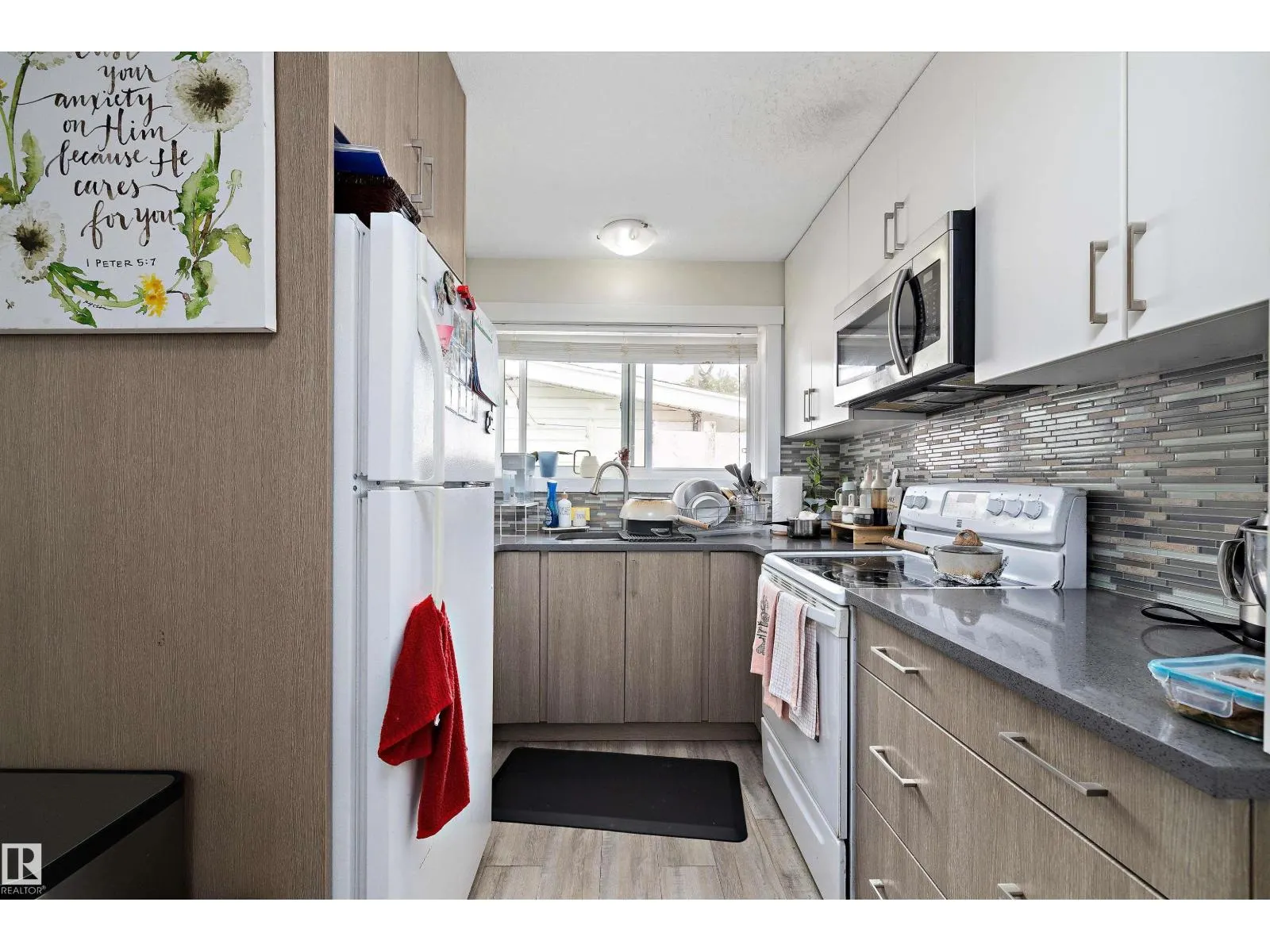 10229/10231 159 ST NW