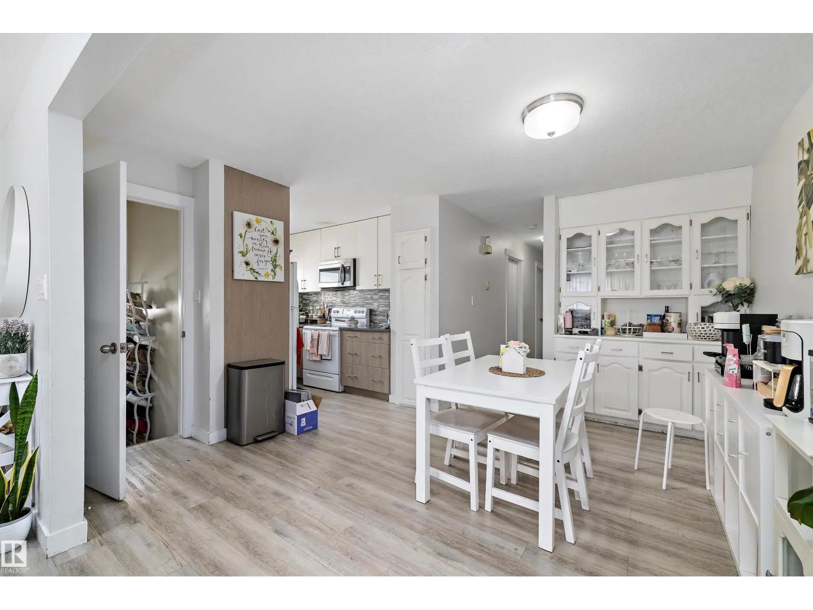 10229/10231 159 ST NW