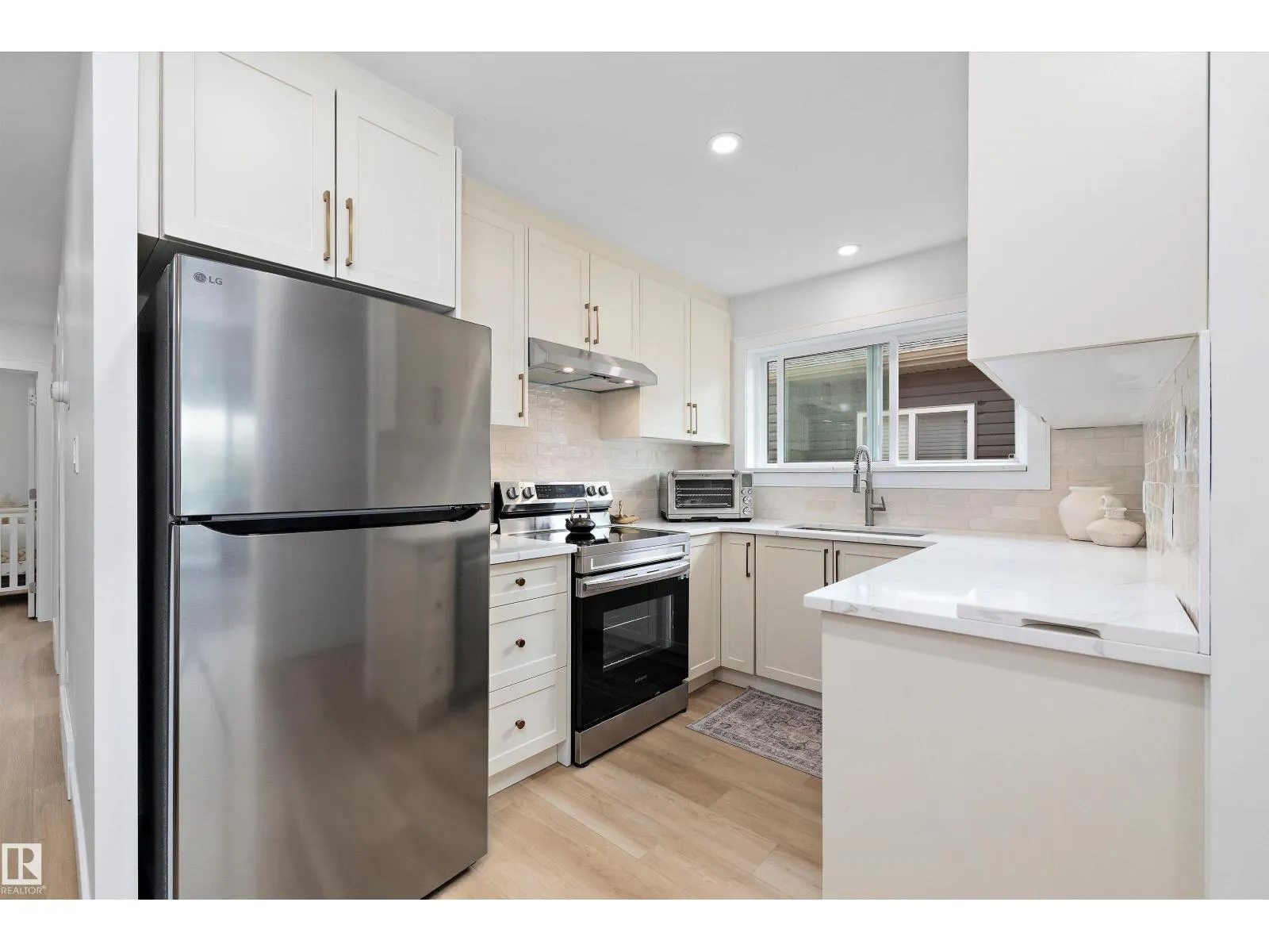 10229/10231 159 ST NW