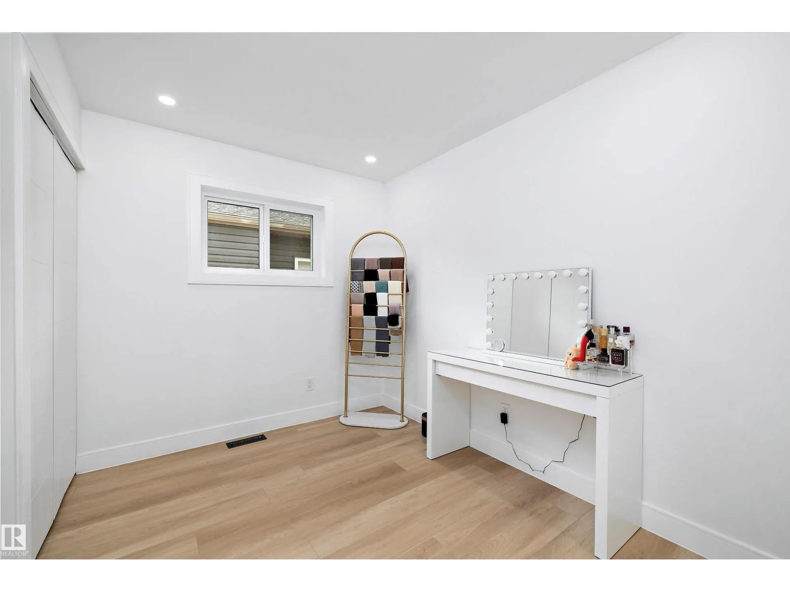 10229/10231 159 ST NW