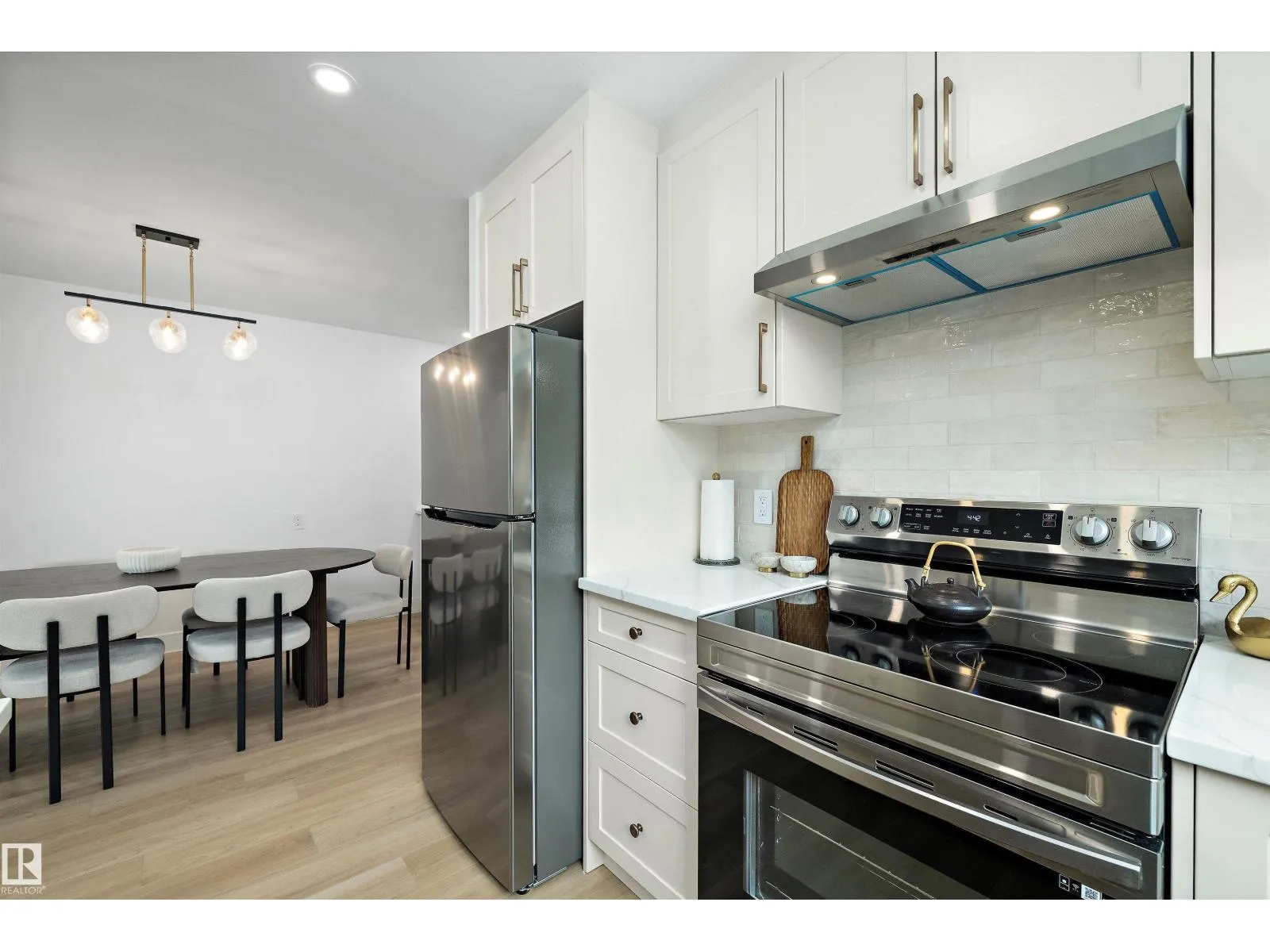 10229/10231 159 ST NW