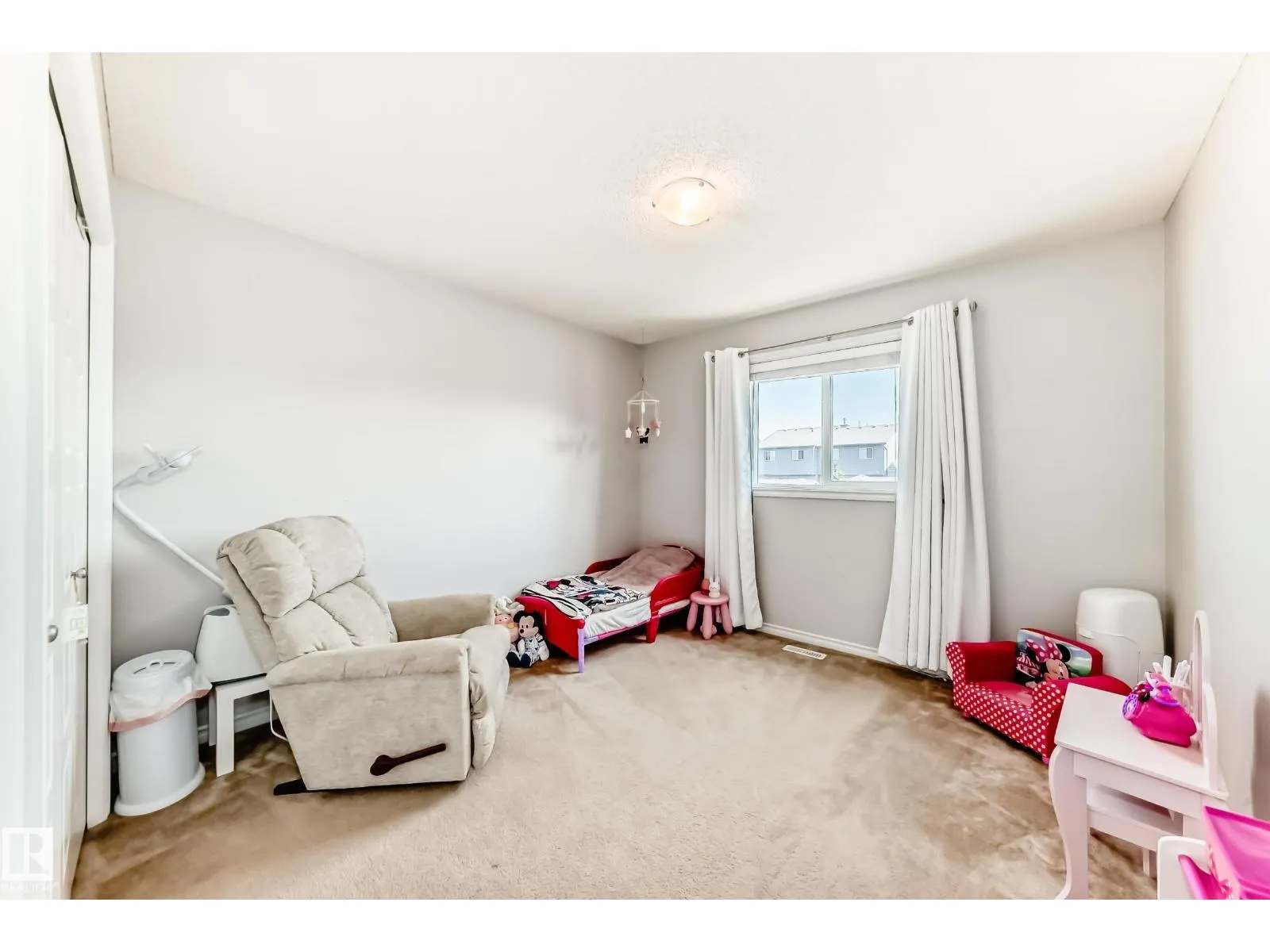 2105 32A ST NW