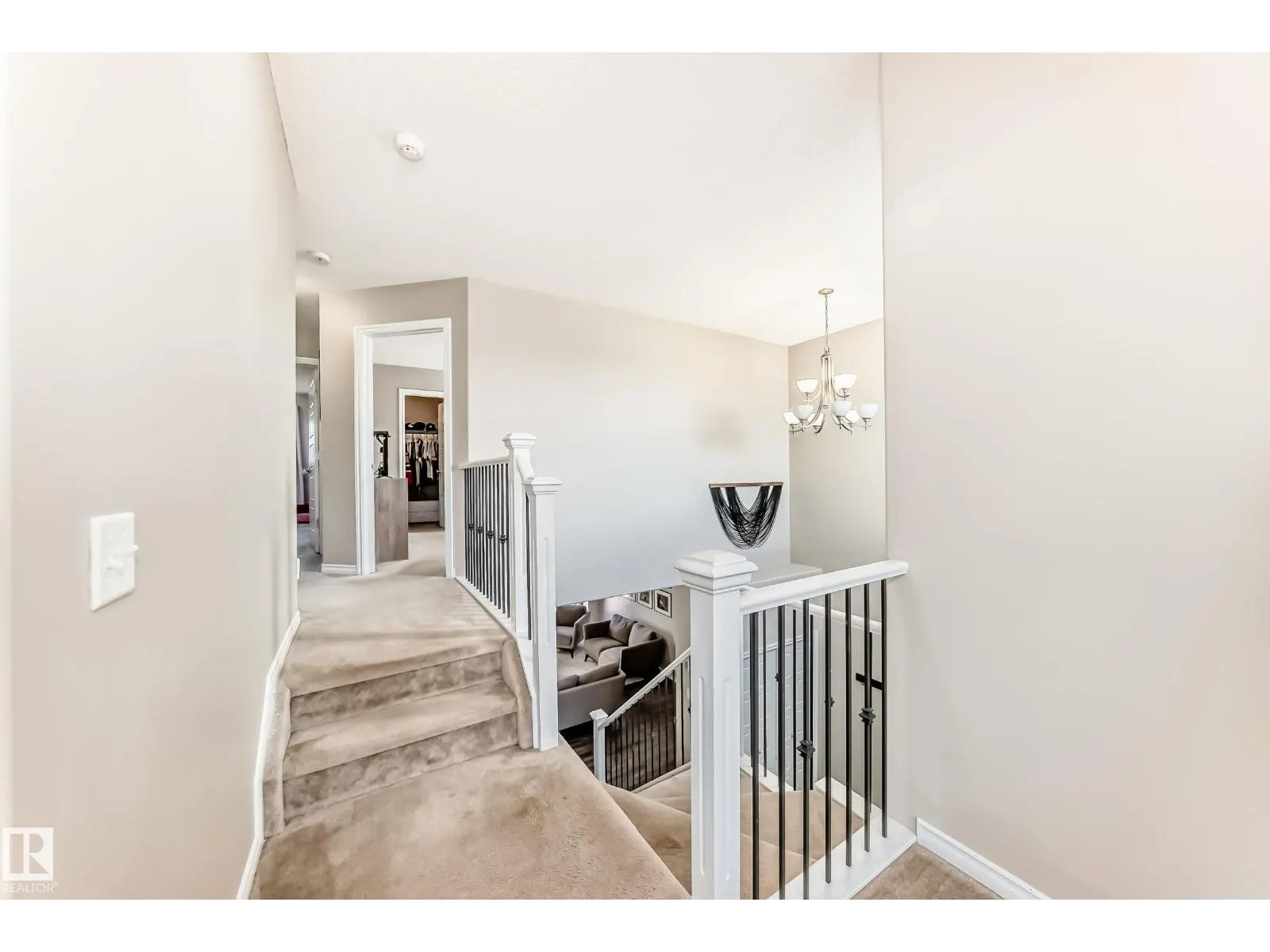 2105 32A ST NW