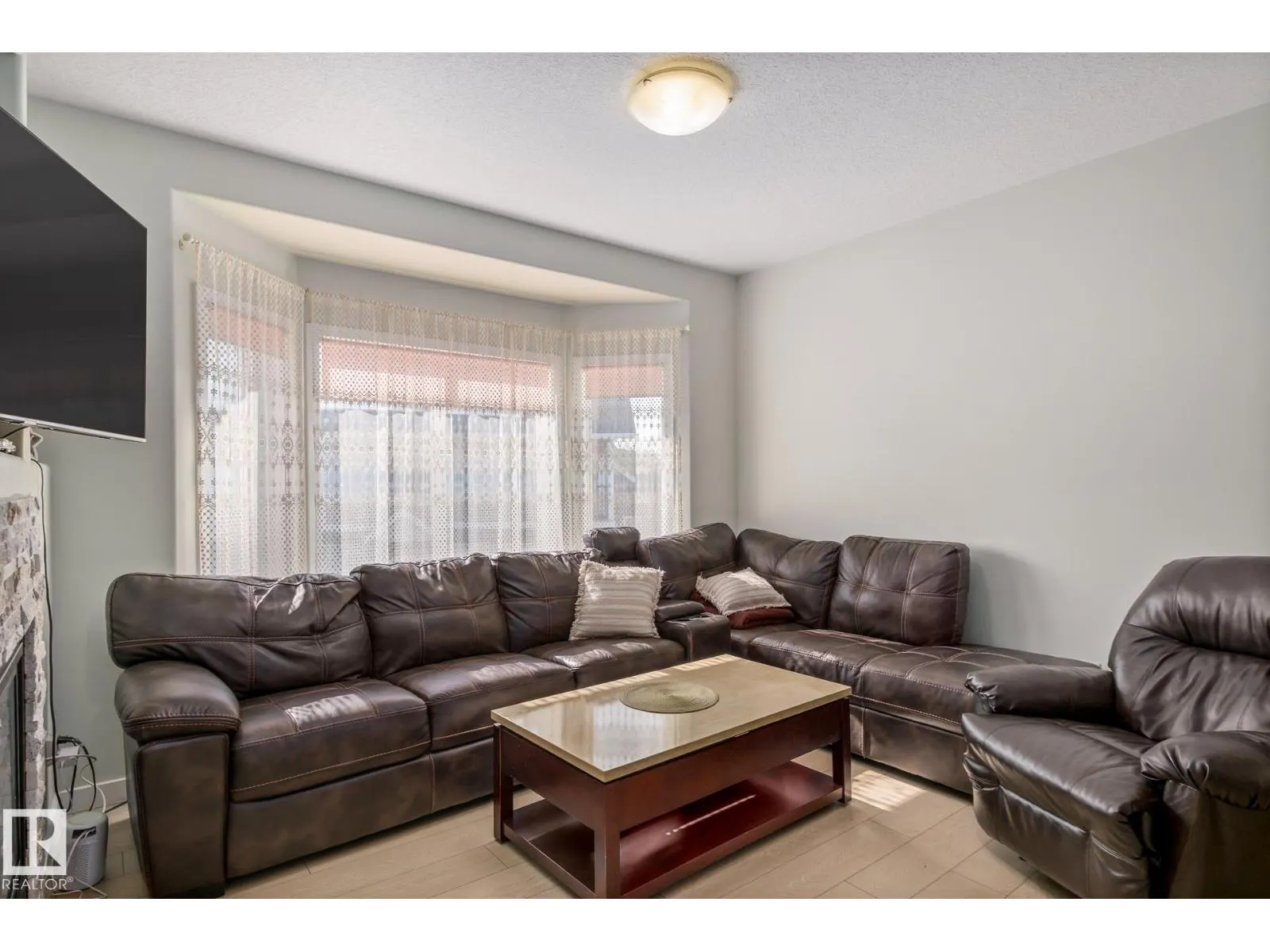 #33 13215 153 AV NW