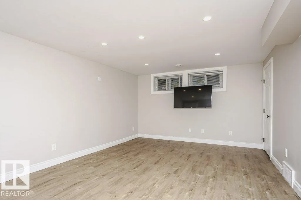 9119 117 ST NW