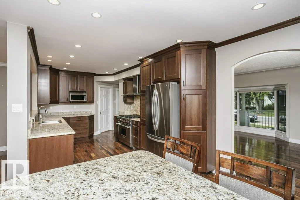 9119 117 ST NW