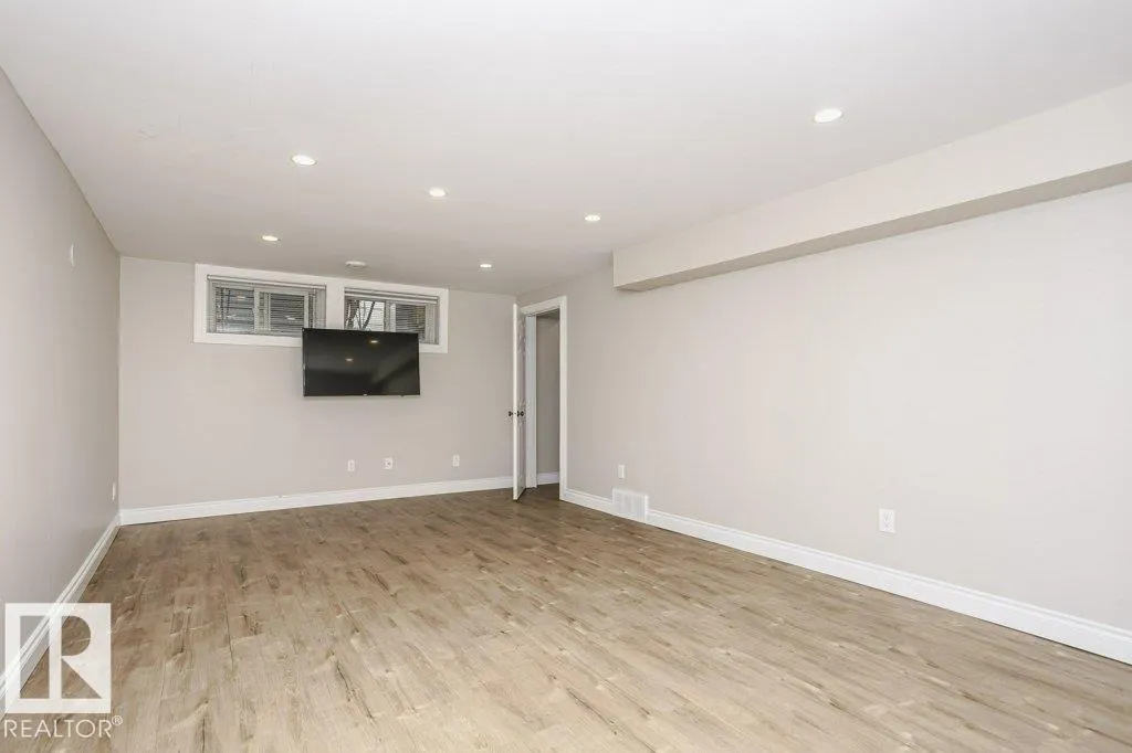 9119 117 ST NW