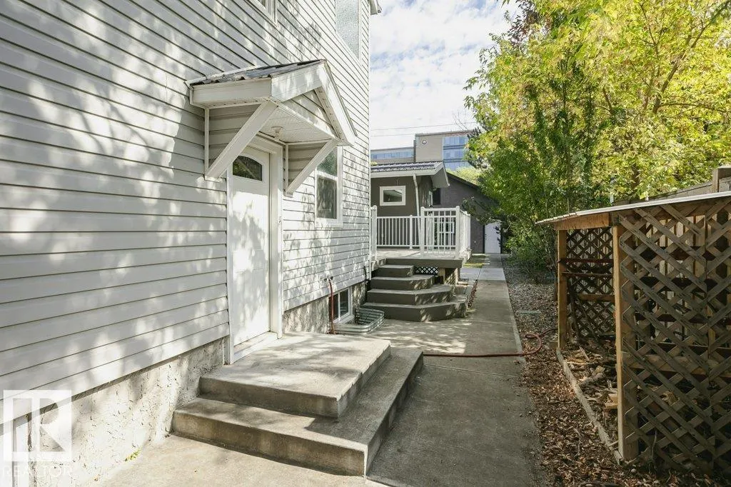 9119 117 ST NW